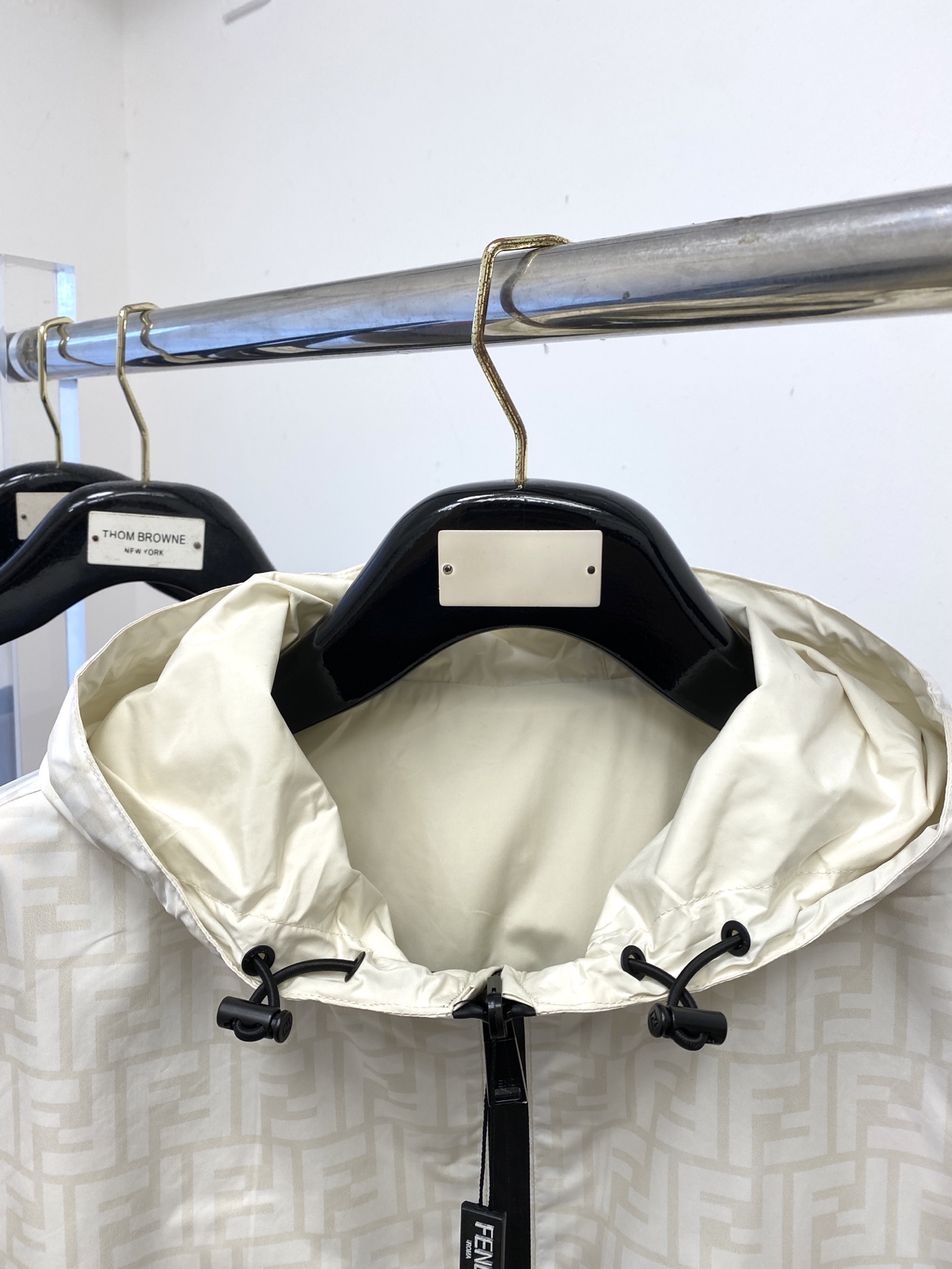 ￼芬迪、2025新品双面穿夹克外套，时尚帅气，简约百搭款，顶级数码定位印花字母logo，定制原版面料，不