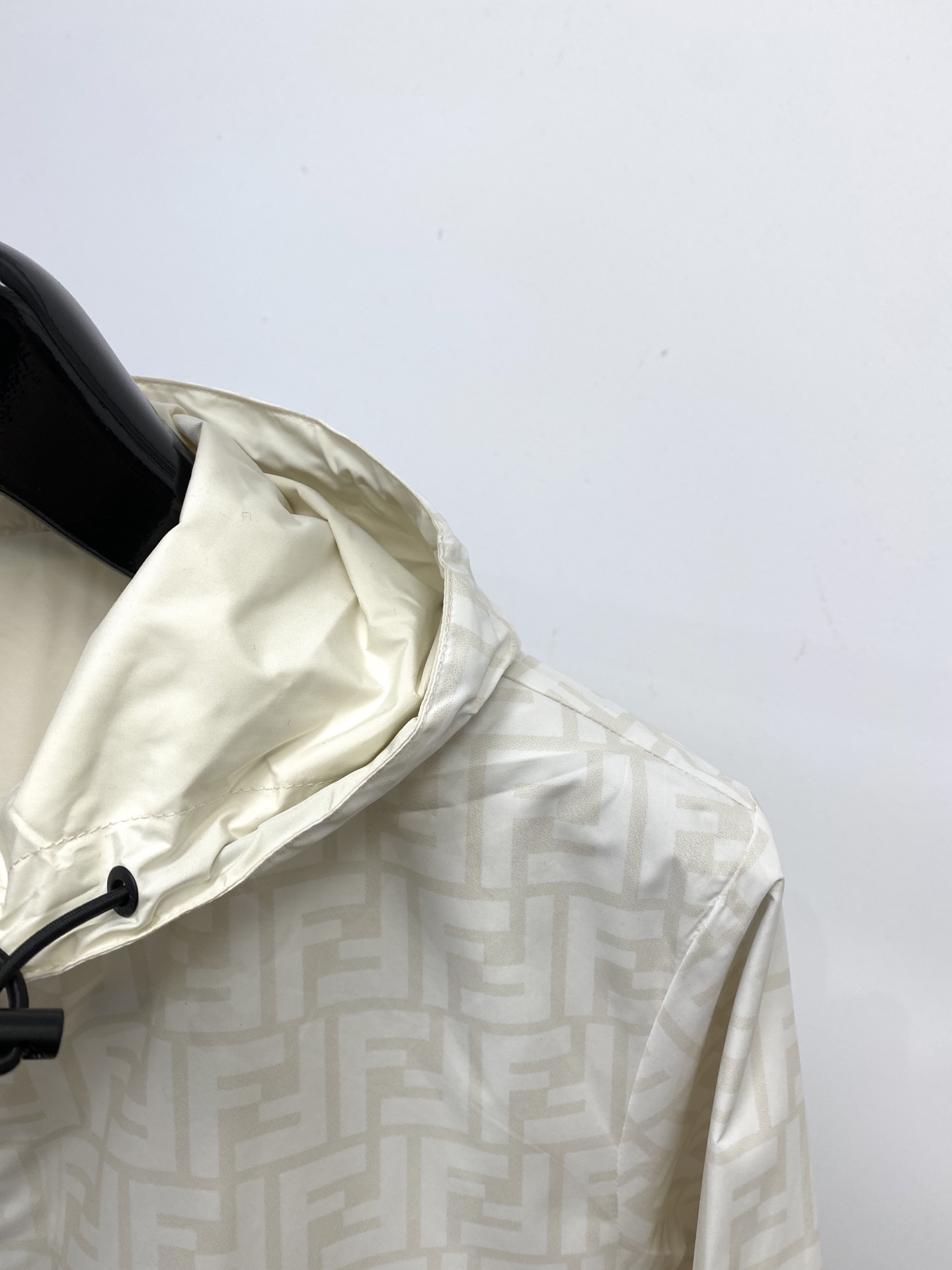 ￼芬迪、2025新品双面穿夹克外套，时尚帅气，简约百搭款，顶级数码定位印花字母logo，定制原版面料，不