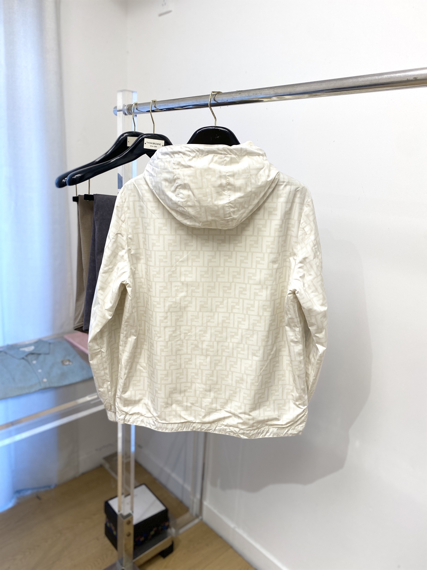 ￼芬迪、2025新品双面穿夹克外套，时尚帅气，简约百搭款，顶级数码定位印花字母logo，定制原版面料，不