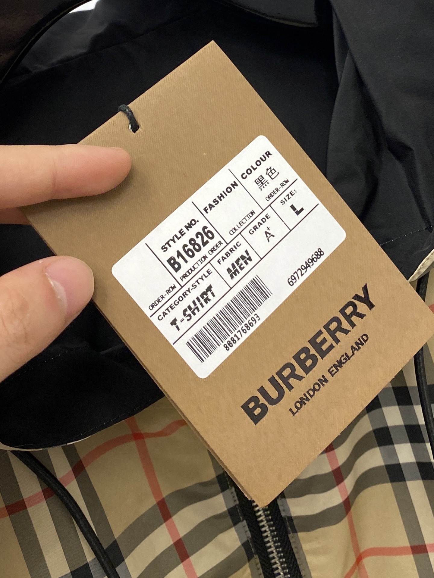 巴宝莉、2025新品双面穿夹克外套，时尚帅气，简约百搭款，经典巴宝莉格纹logo，定制原版面料，不仅挺括