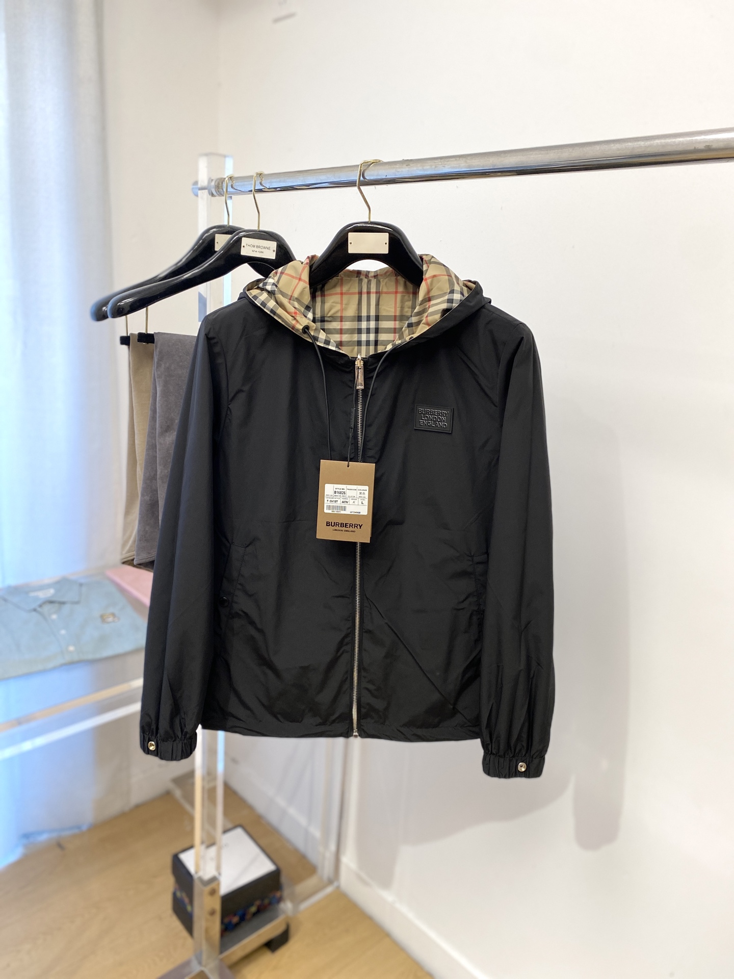 巴宝莉、2025新品双面穿夹克外套，时尚帅气，简约百搭款，经典巴宝莉格纹logo，定制原版面料，不仅挺括