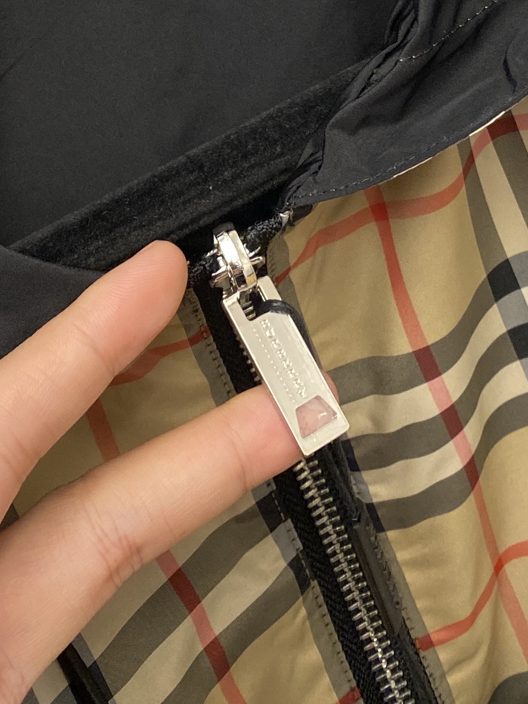 巴宝莉、2025新品双面穿夹克外套，时尚帅气，简约百搭款，经典巴宝莉格纹logo，定制原版面料，不仅挺括