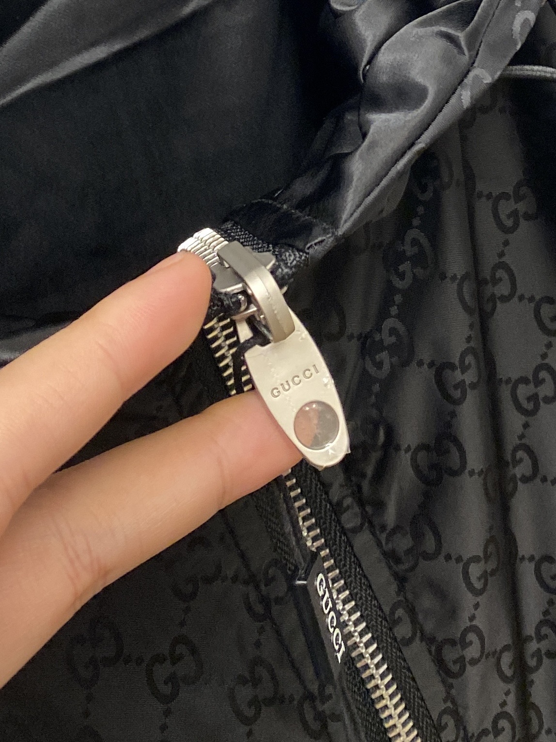 古奇、2025新品双面穿夹克外套，时尚帅气，简约百搭款，顶级数码定位定织字母logo，定制原版面料，不仅