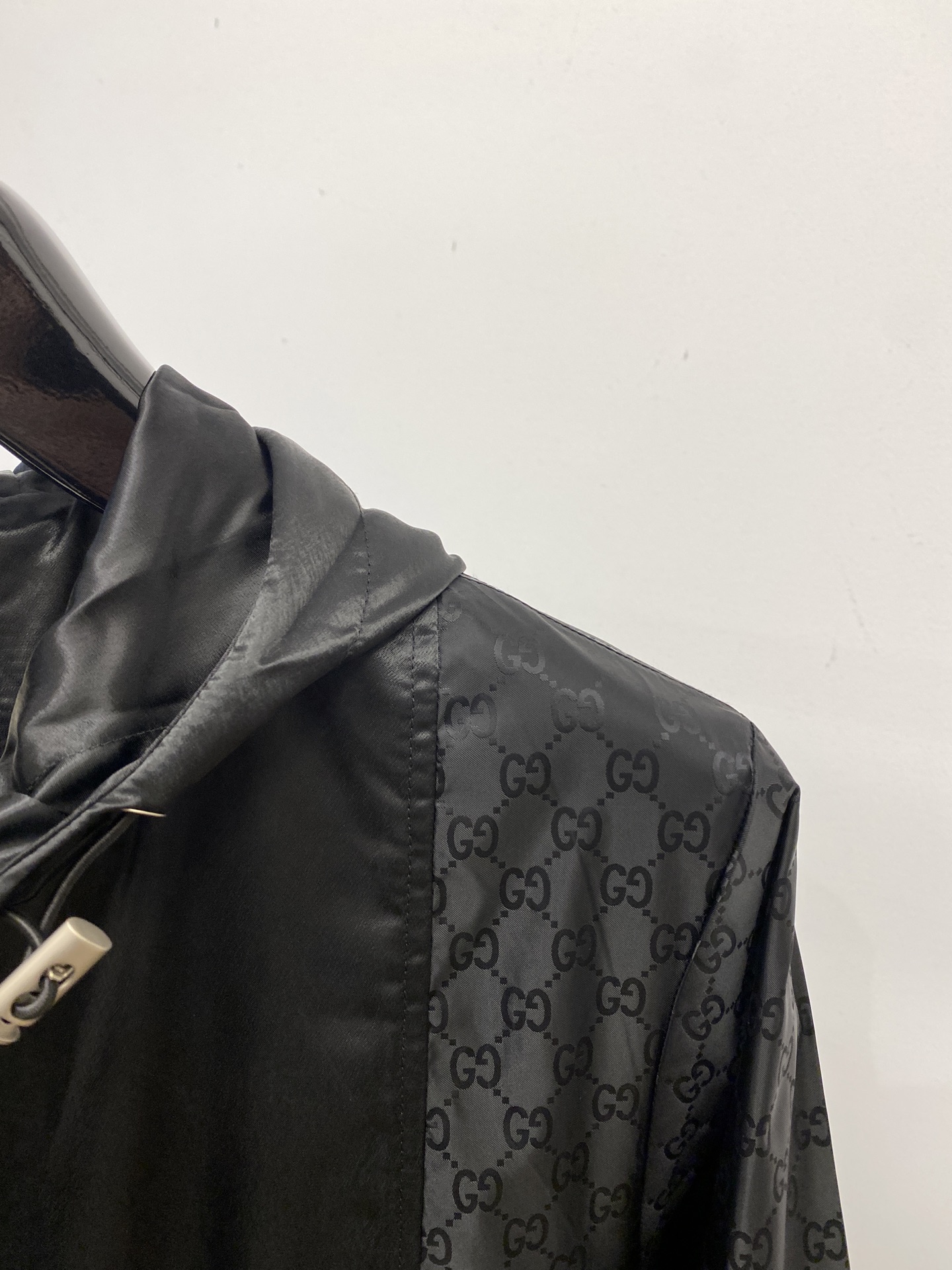 古奇、2025新品夹克外套，时尚帅气，简约百搭款，原版五金辅料logo，定制原版面料，不仅挺括，保持潮流