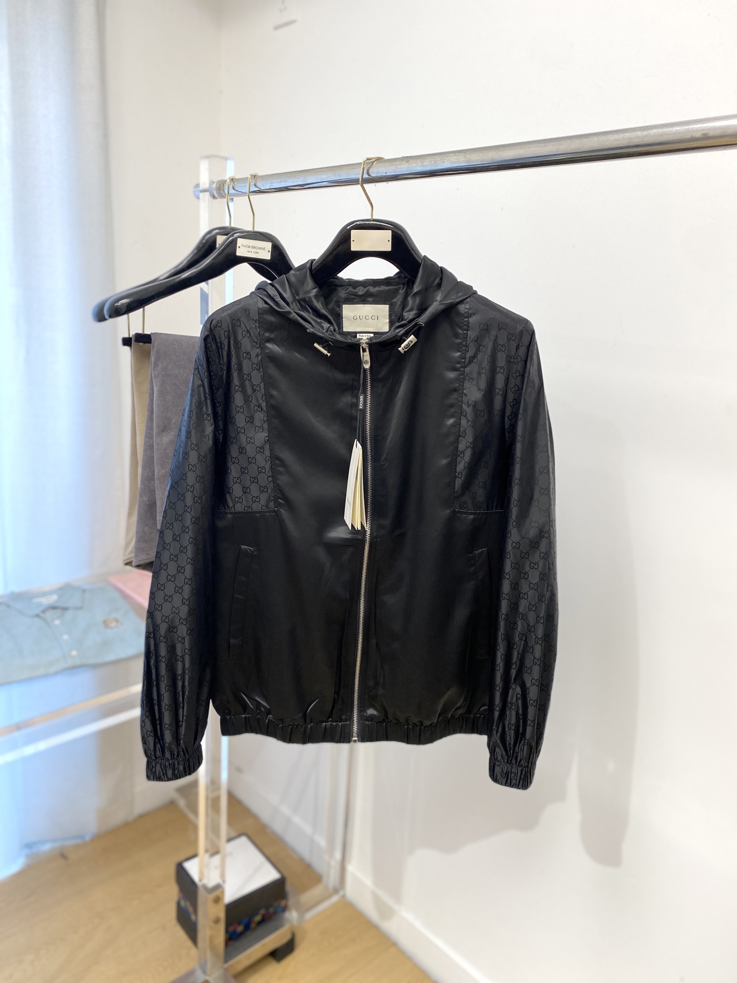 NO:516588,Guqi, 2025 new jacket jacket, fashionable and handsome, simple and versatile, original hardware and accessories logo, customized original fabric, not only crisp, maintains the trendy silhouette, and is comfortable to wear, and the yarn weaving is more delicate, the number M-3XL, jackets & coats, jackets & coats, alexander wang19860909古奇、2025新品夹克外套,时尚帅气,简约百搭款,原版五金辅料logo,定制原版面料,不仅挺括,保持潮流的廓形,又穿着舒适,纱织更细腻,码数M-3XL,,jackets & coats,jackets & coats,alexander wang,Men's clothing