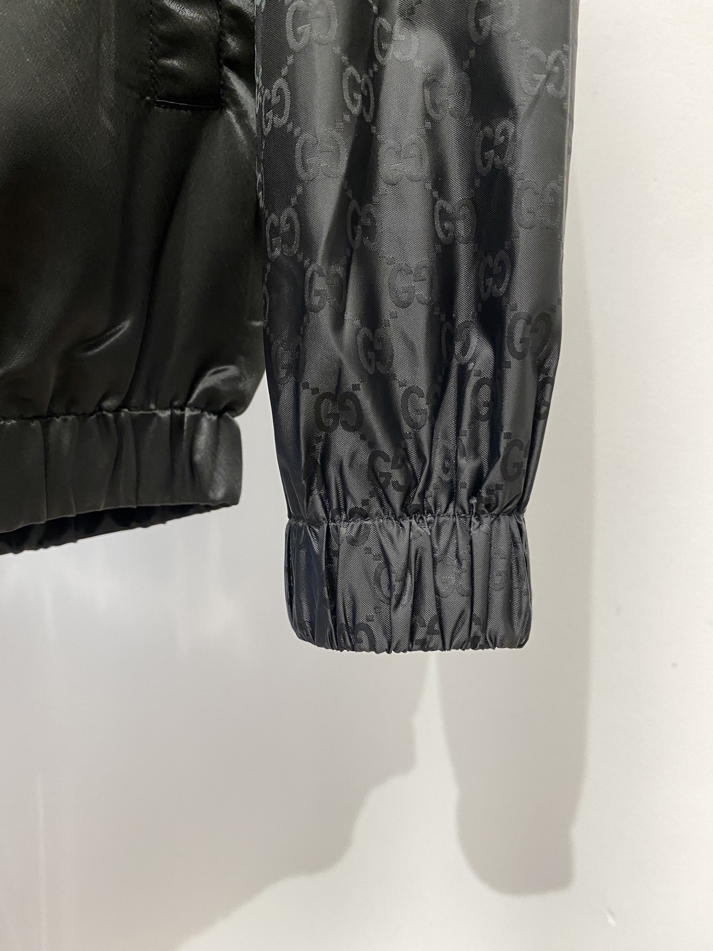 古奇、2025新品夹克外套，时尚帅气，简约百搭款，原版五金辅料logo，定制原版面料，不仅挺括，保持潮流