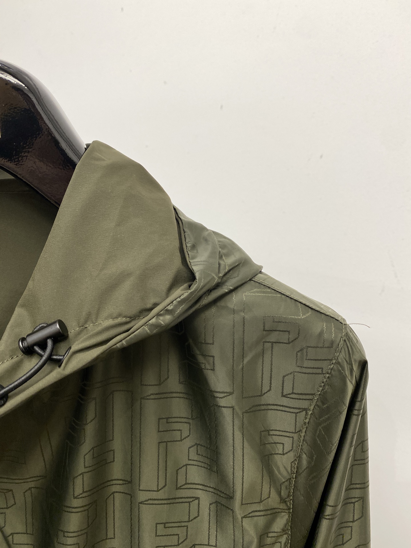 芬迪、2025新品双面穿夹克外套，时尚帅气，简约百搭款，顶级数码定位定织字母logo，定制原版面料，不仅