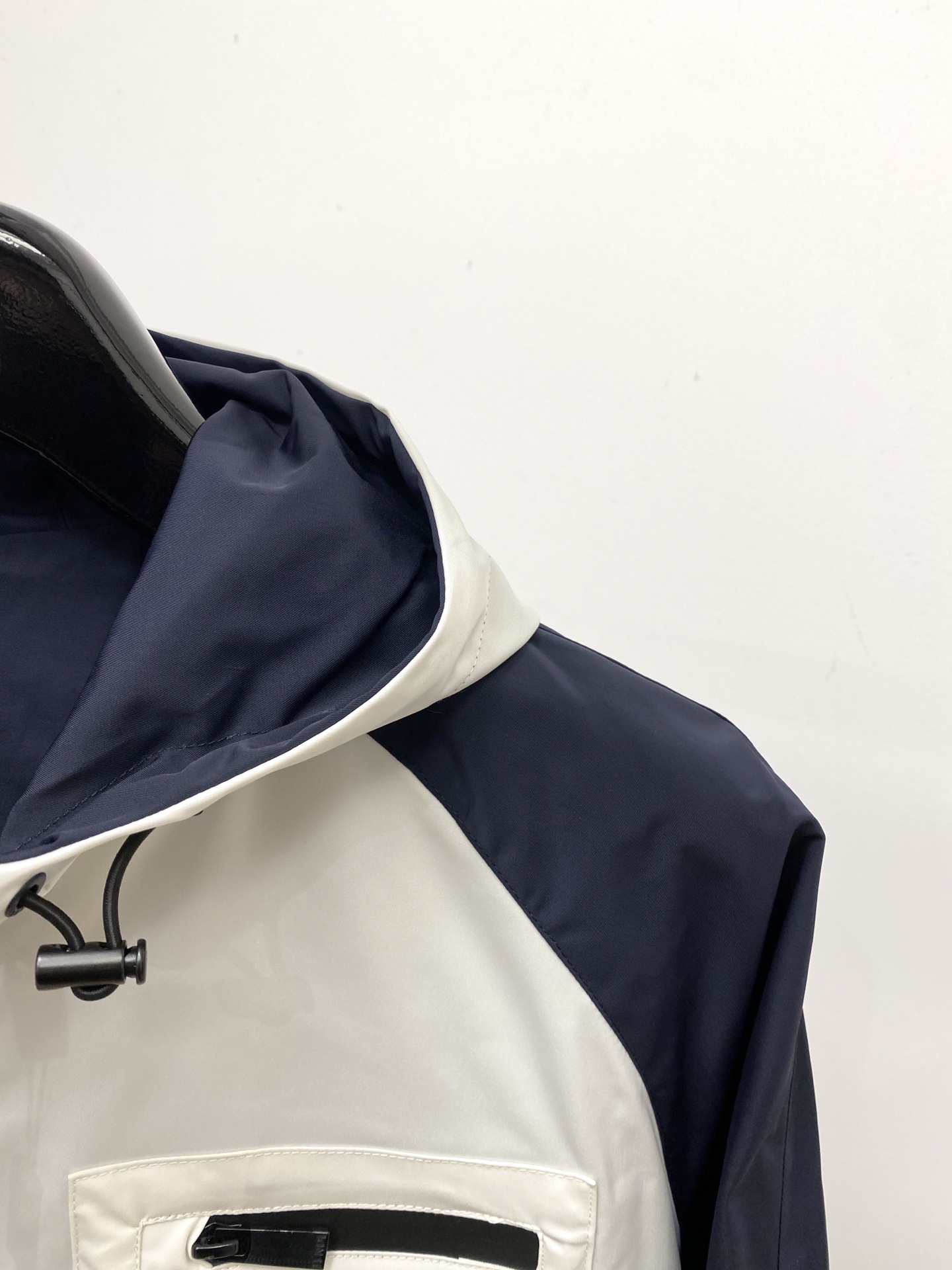 芬迪、2025新品双面穿夹克外套，时尚帅气，简约百搭款，胸前顶级印花字母logo，定制原版面料，不仅挺括