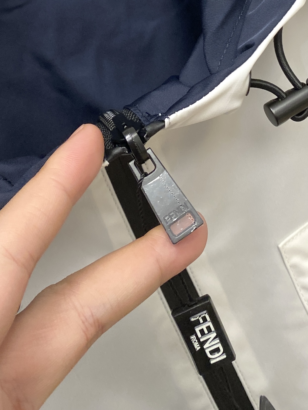 芬迪、2025新品双面穿夹克外套，时尚帅气，简约百搭款，胸前顶级印花字母logo，定制原版面料，不仅挺括