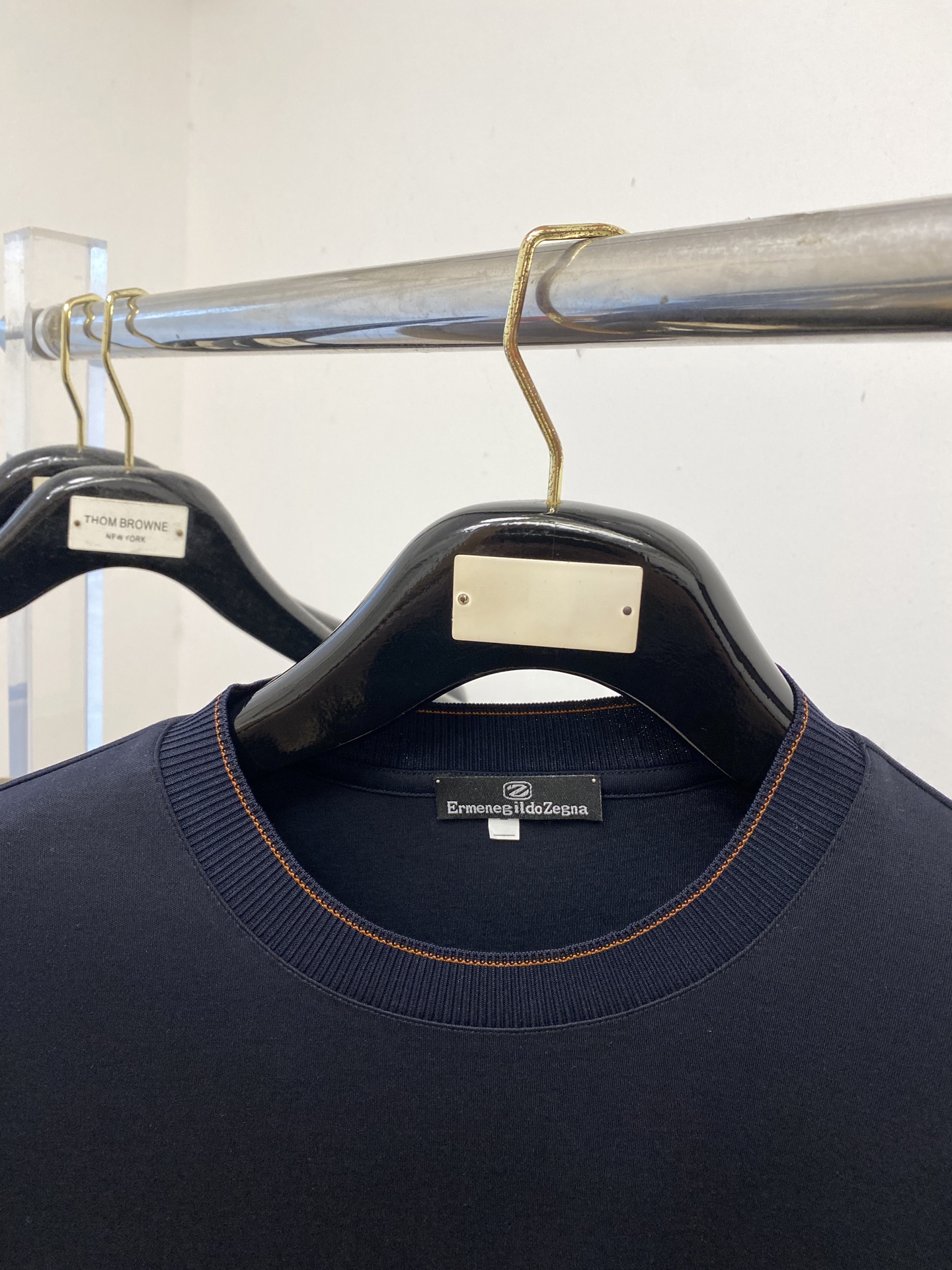 杰尼亚、2025新品长袖打底，帅气时尚，胸前设计凹凸印胶图案logo，简约百搭款。面料棉 不仅挺括，保持