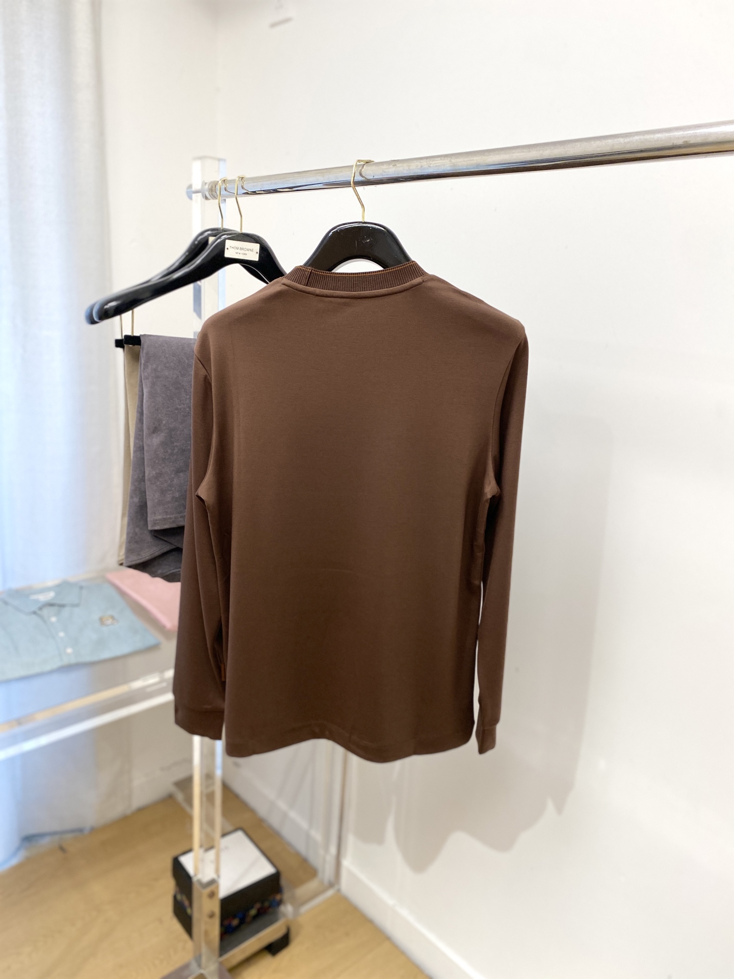 杰尼亚、2025新品长袖打底，帅气时尚，胸前设计凹凸印胶图案logo，简约百搭款。面料棉 不仅挺括，保持