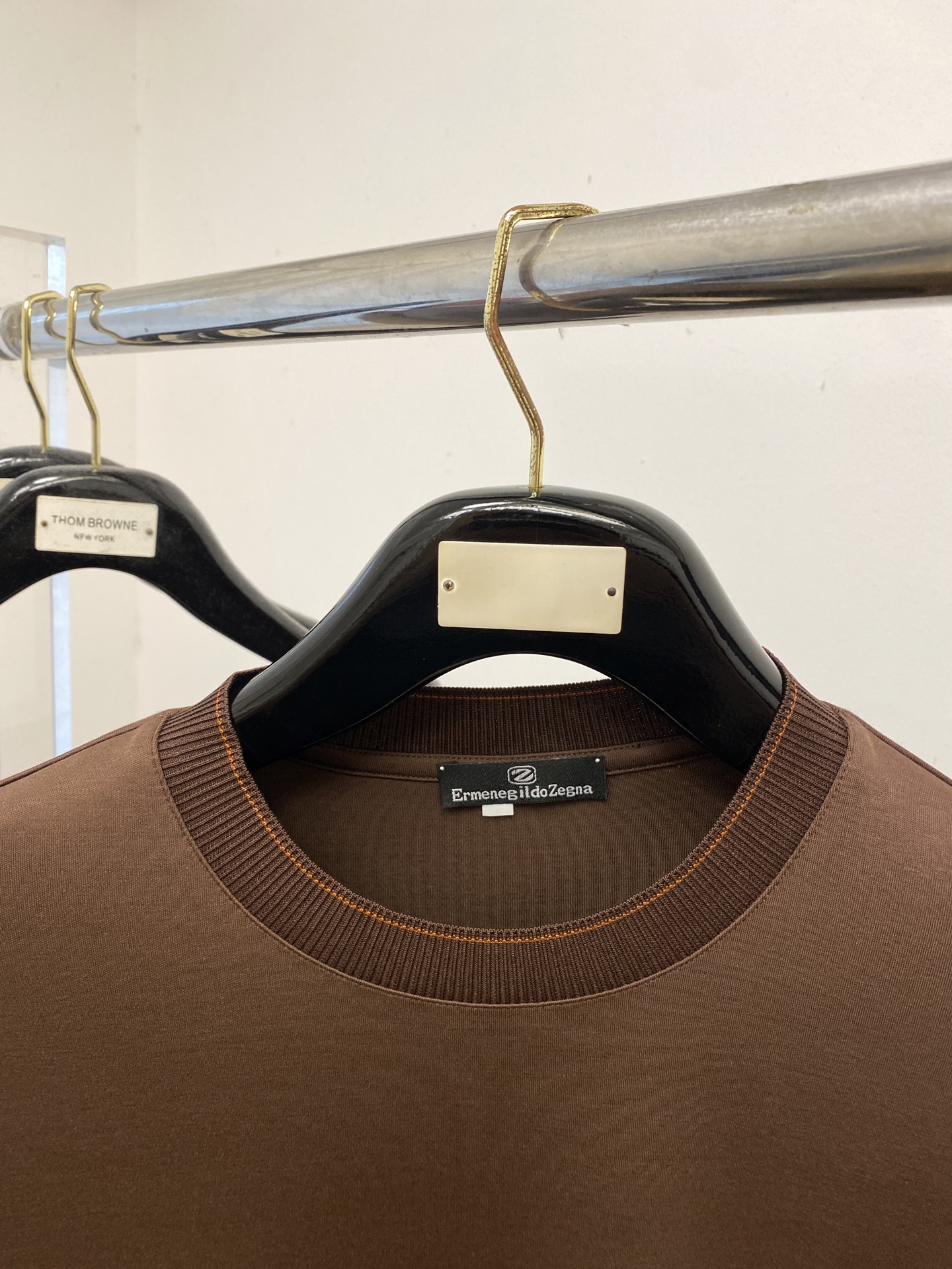 杰尼亚、2025新品长袖打底，帅气时尚，胸前设计凹凸印胶图案logo，简约百搭款。面料棉 不仅挺括，保持