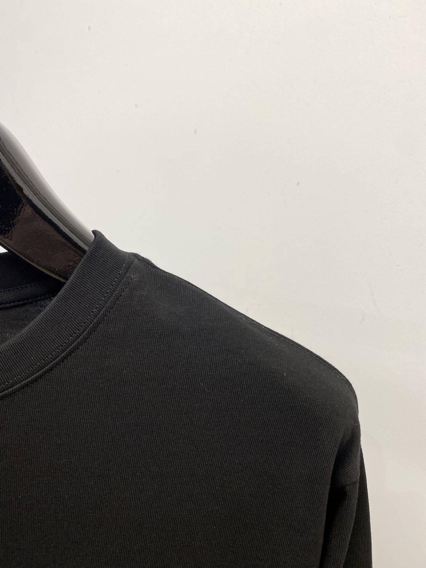 始祖鸟、2025新品长袖卫衣，帅气时尚，简约百搭款。胸前顶级印花图案字母logo，面料棉 不仅挺括，保持