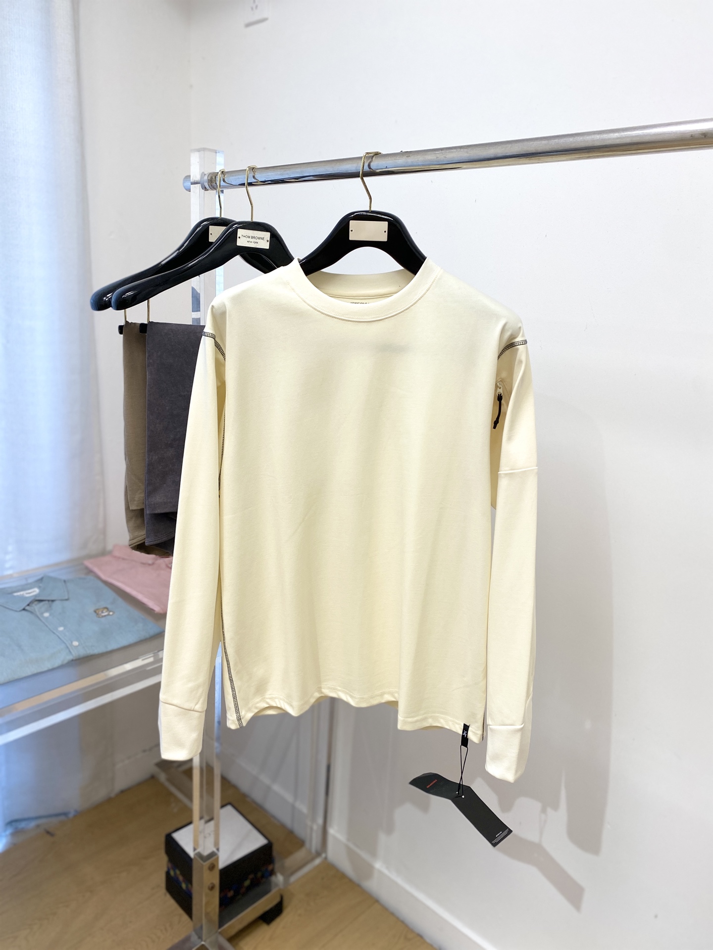 NO:518973,Archaeoptera bird, 2025 new long-sleeved sweatshirt, handsome and fashionable, simple and versatile. Top-grade printed letter logo on the cuffs, fabric cotton is not only crisp, maintaining a trendy silhouette, and comfortable to wear, and the yarn is more delicate, S-XL, arc'teryx, hoodie, sweatshirts, alexander wang19860909始祖鸟、2025新品长袖卫衣,帅气时尚,简约百搭款.袖口顶级印花字母logo,面料棉 不仅挺括,保持潮流的廓形,又穿着舒适,纱织更细腻,码数S-XL,arc'teryx,hoodie,sweatshirts,alexander wang,Men's clothing