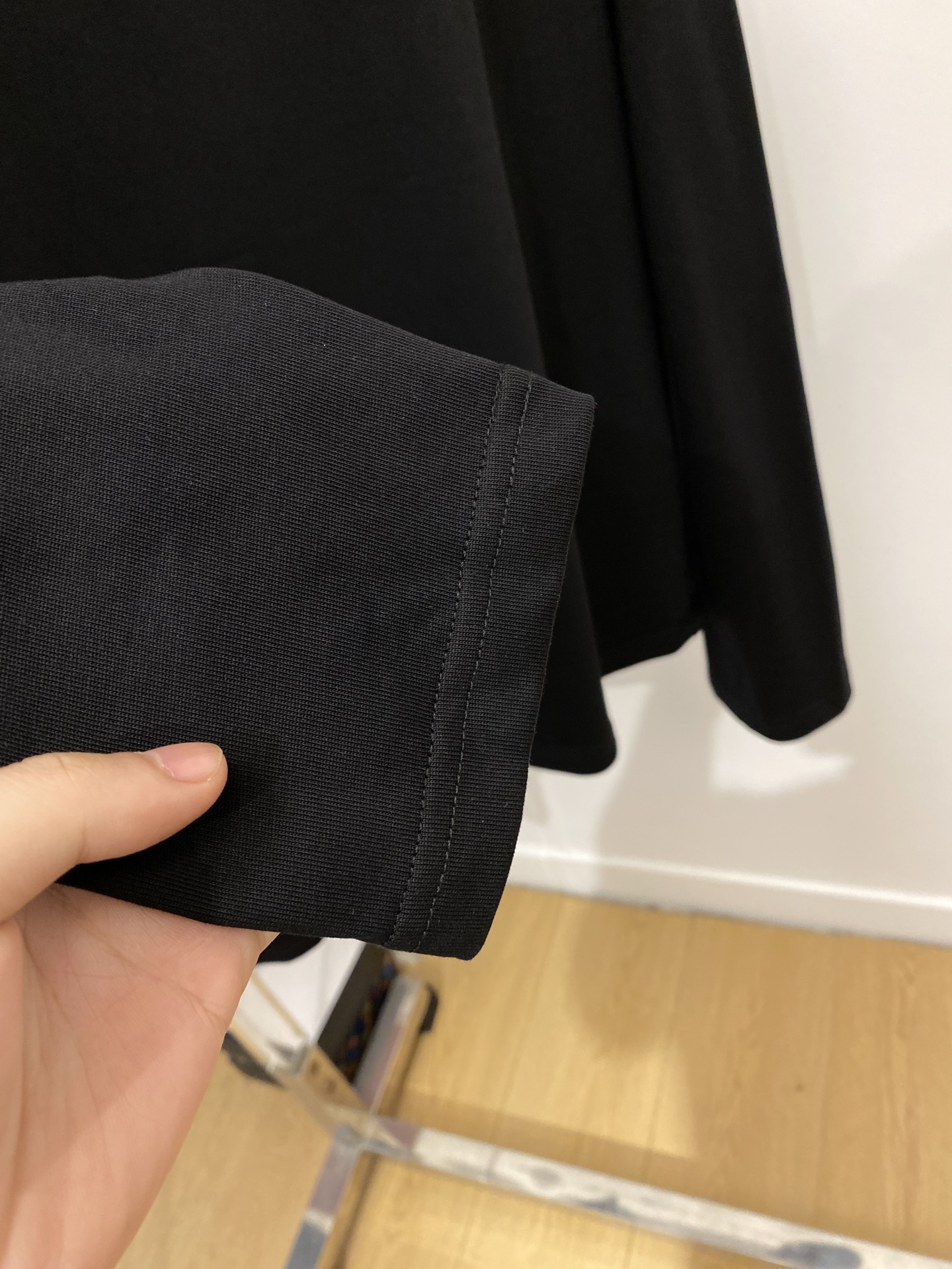 始祖鸟、2025新品长袖卫衣，帅气时尚，简约百搭款。胸前精致刺绣图案logo，面料棉 不仅挺括，保持潮流