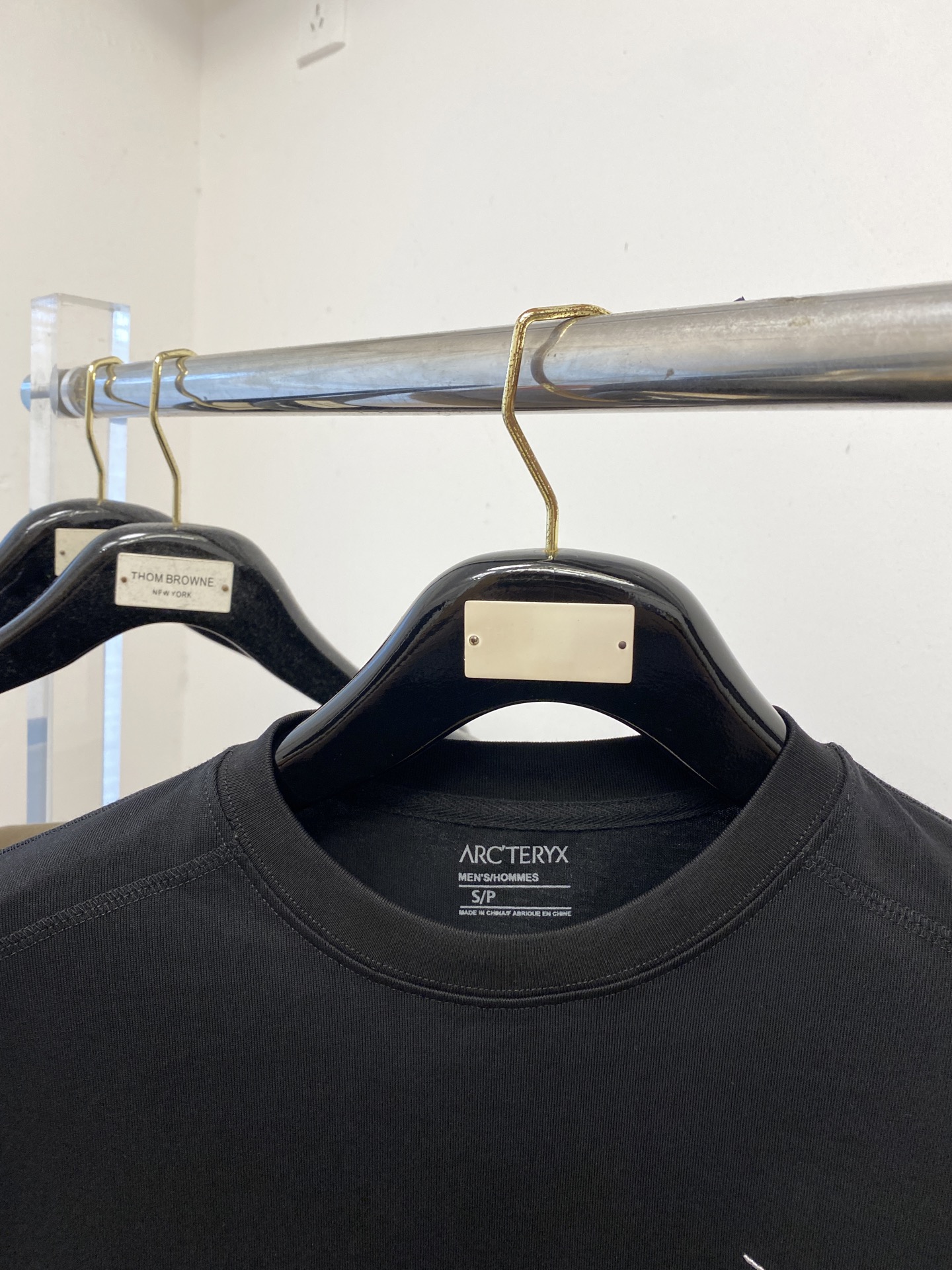 始祖鸟、2025新品长袖卫衣，帅气时尚，简约百搭款。胸前精致刺绣图案logo，面料棉 不仅挺括，保持潮流