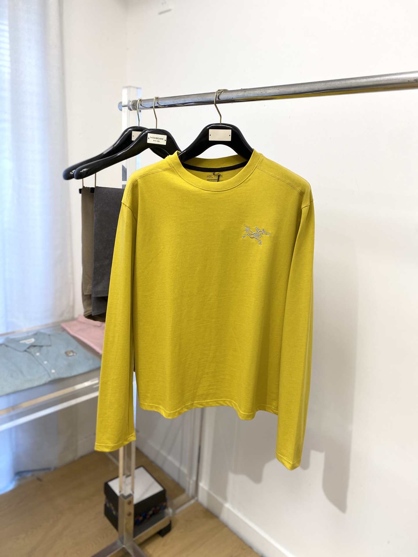 始祖鸟、2025新品长袖卫衣，帅气时尚，简约百搭款。胸前精致刺绣图案logo，面料棉 不仅挺括，保持潮流