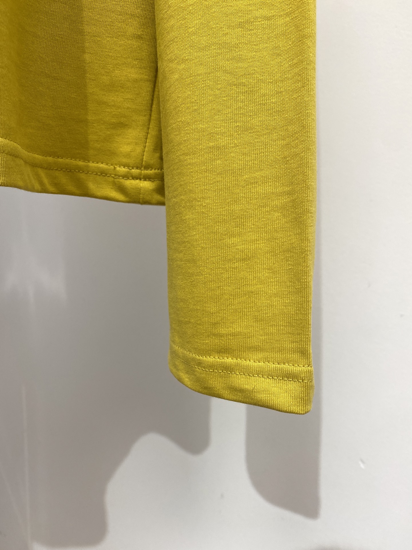 始祖鸟、2025新品长袖卫衣，帅气时尚，简约百搭款。胸前精致刺绣图案logo，面料棉 不仅挺括，保持潮流