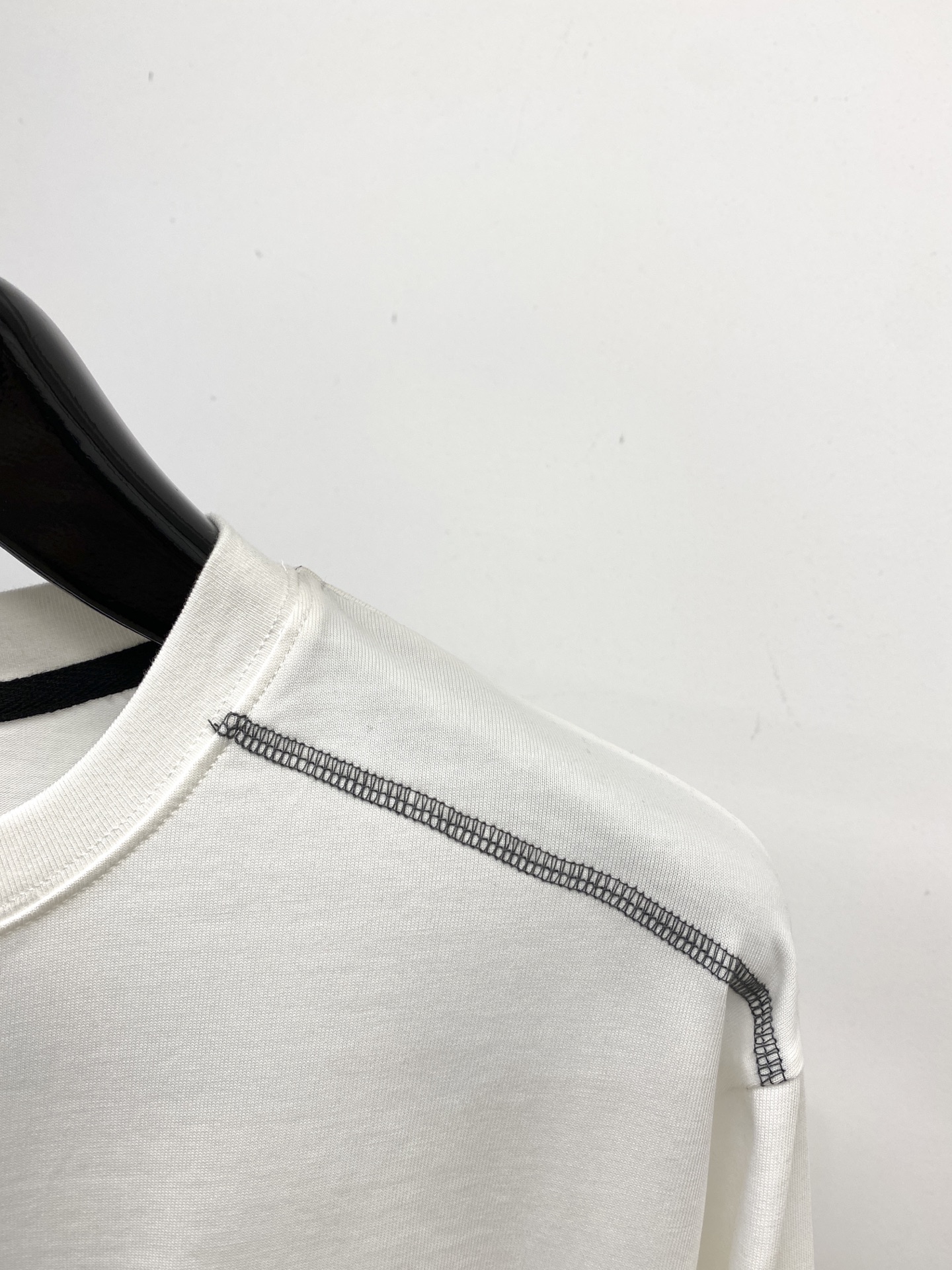 始祖鸟、2025新品长袖卫衣，帅气时尚，简约百搭款。胸前精致刺绣图案logo，面料棉 不仅挺括，保持潮流