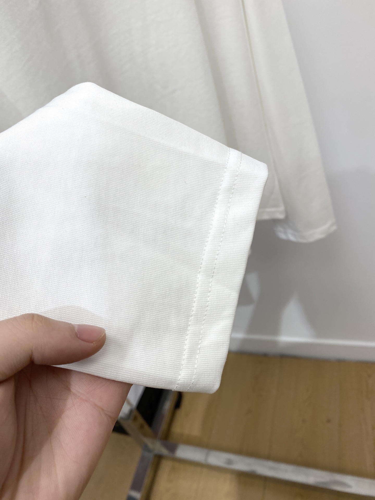 始祖鸟、2025新品长袖卫衣，帅气时尚，简约百搭款。胸前精致刺绣图案logo，面料棉 不仅挺括，保持潮流