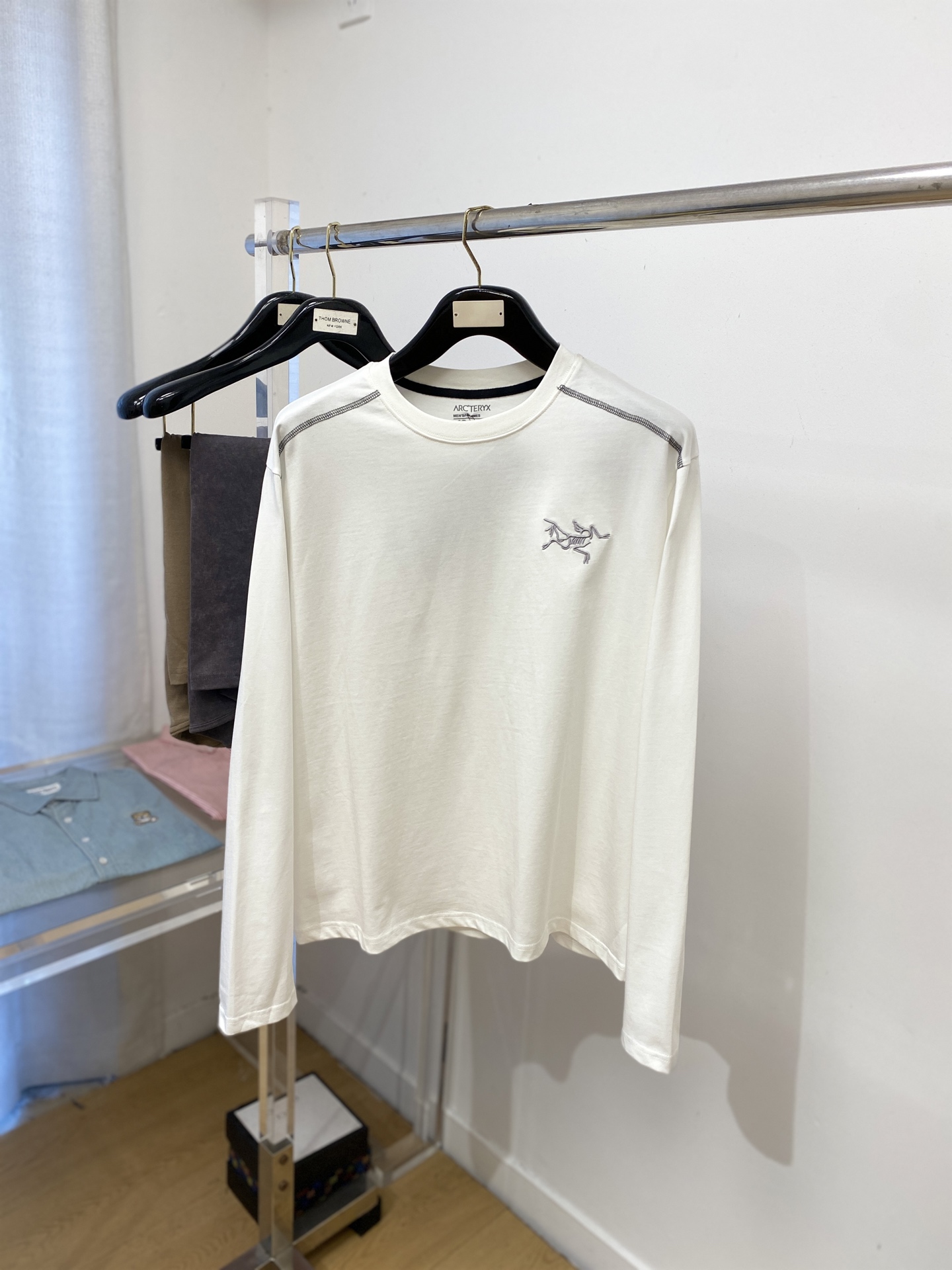 始祖鸟、2025新品长袖卫衣，帅气时尚，简约百搭款。胸前精致刺绣图案logo，面料棉 不仅挺括，保持潮流