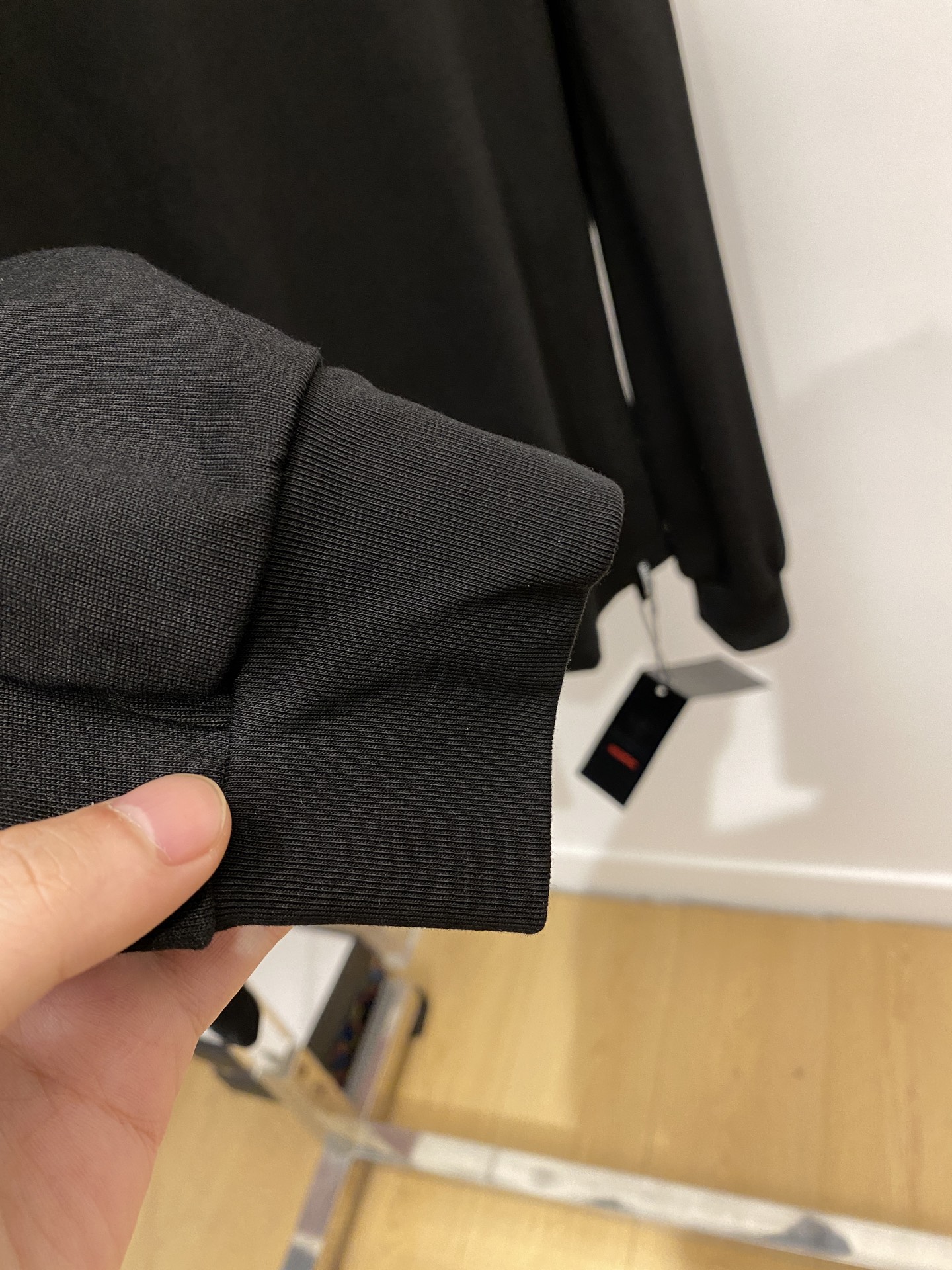 始祖鸟、2025新品长袖卫衣，帅气时尚，简约百搭款。胸前顶级印花图案logo，面料棉 不仅挺括，保持潮流