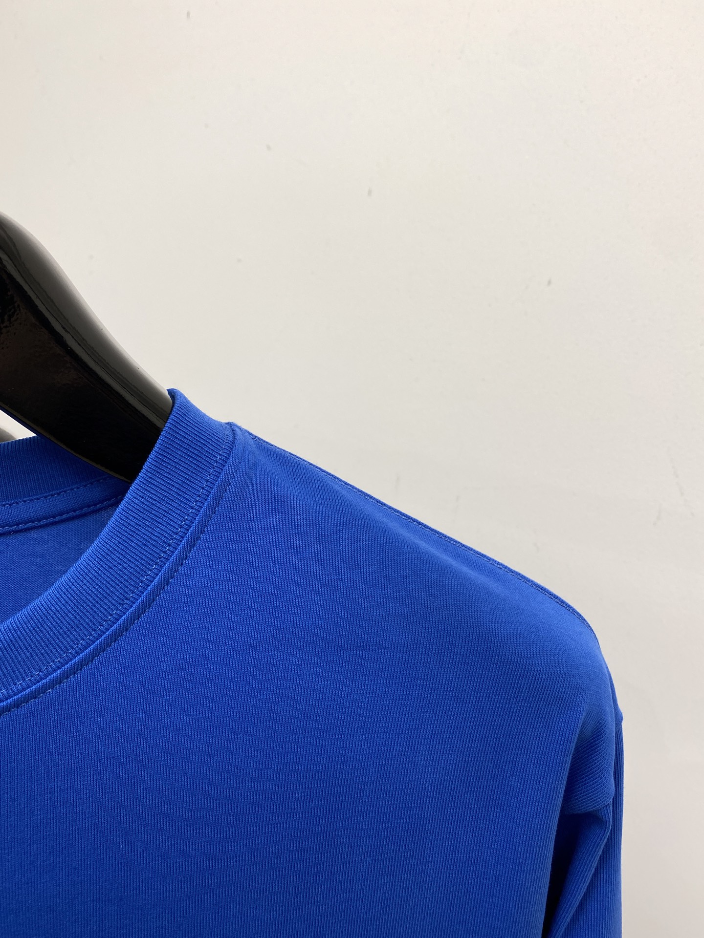 始祖鸟、2025新品长袖卫衣，帅气时尚，简约百搭款。胸前顶级印花图案logo，面料棉 不仅挺括，保持潮流