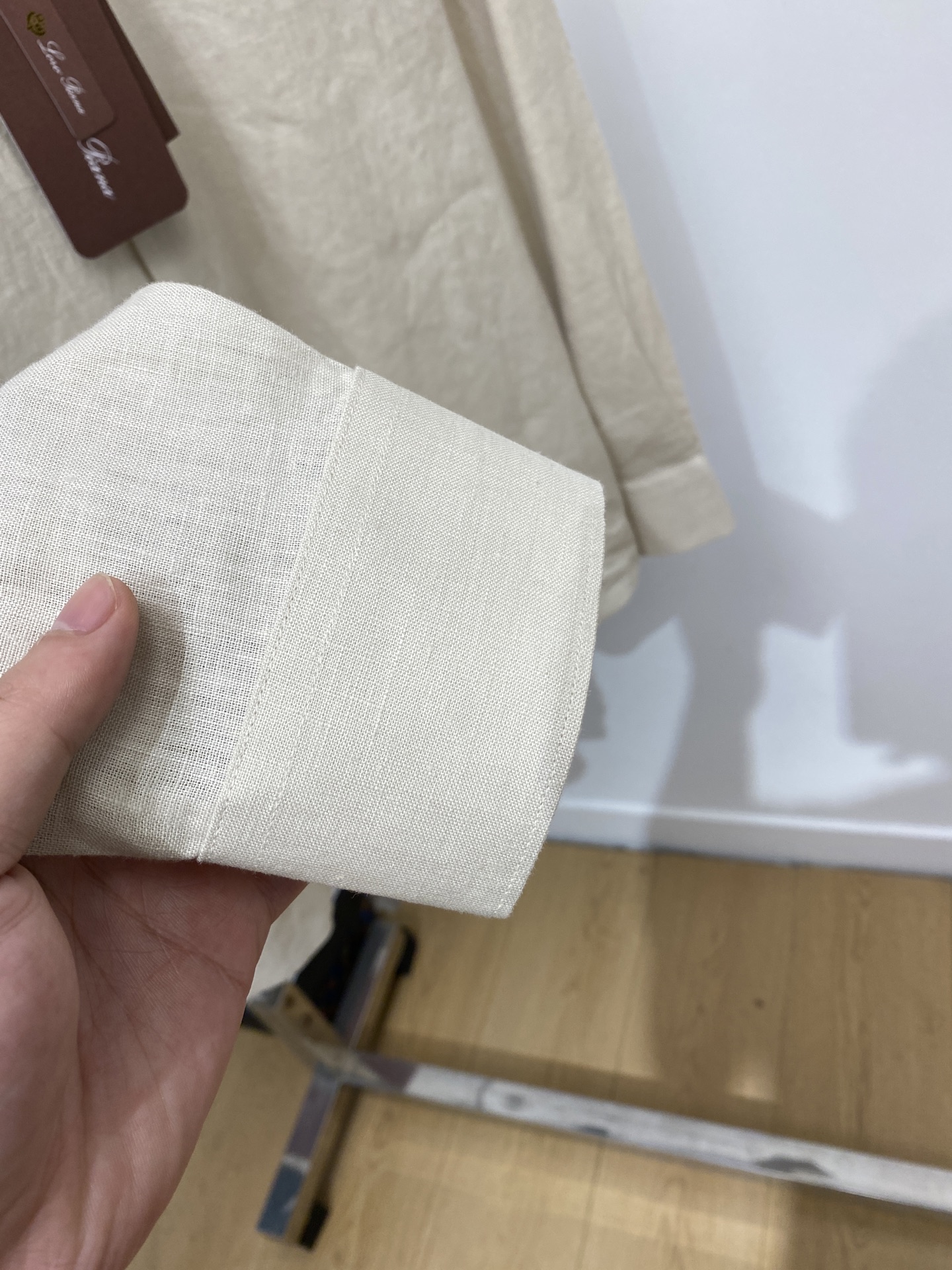 ￼lP🆕、2025新品衬衫，时尚帅气，简约百搭款，定制原版面料，不仅挺括，保持潮流的廓形，又穿着舒适，纱