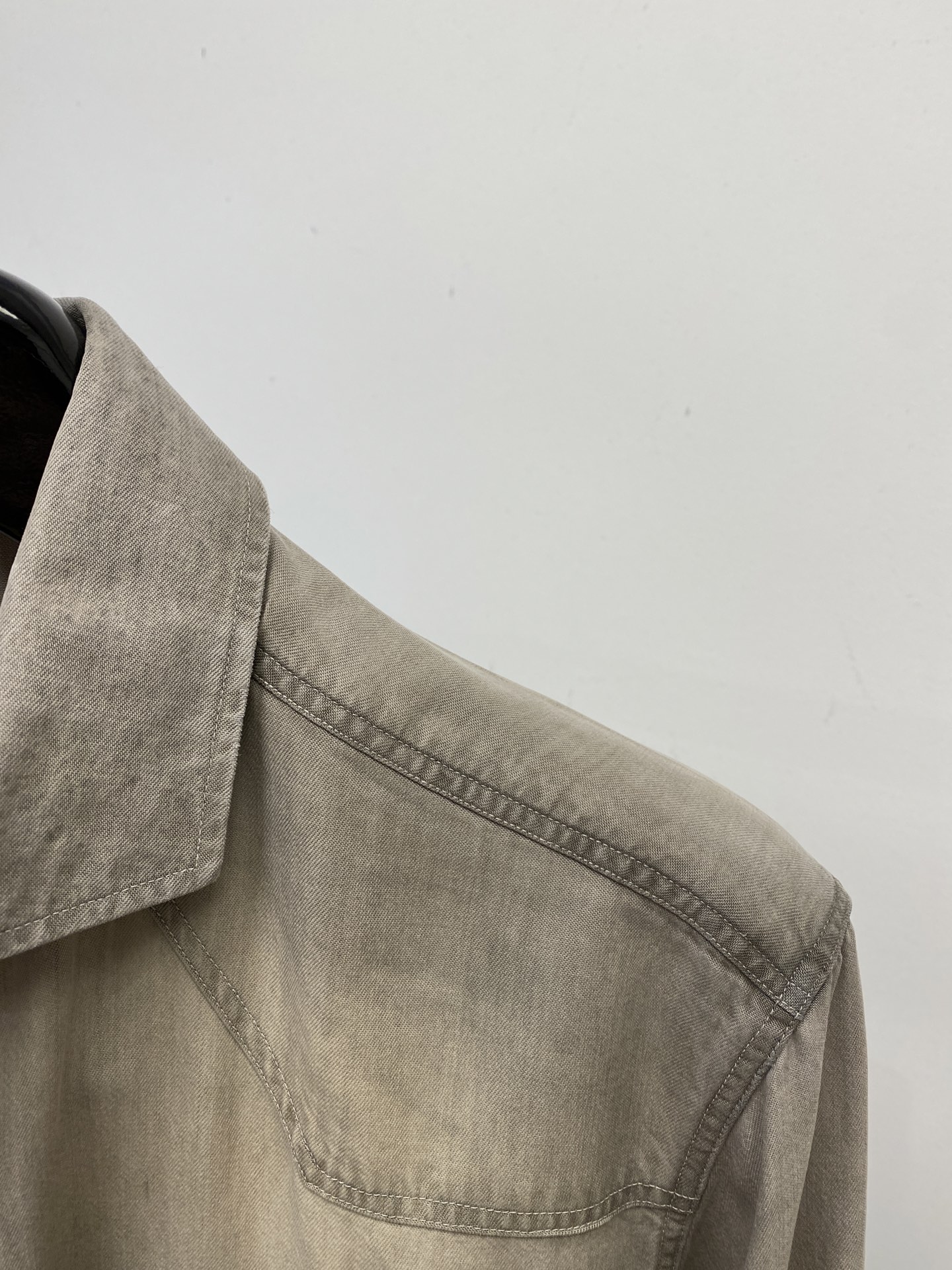 Brunello Cucinelli、2025新品衬衫，时尚帅气，简约百搭款，定制原版面料，不仅挺括，保