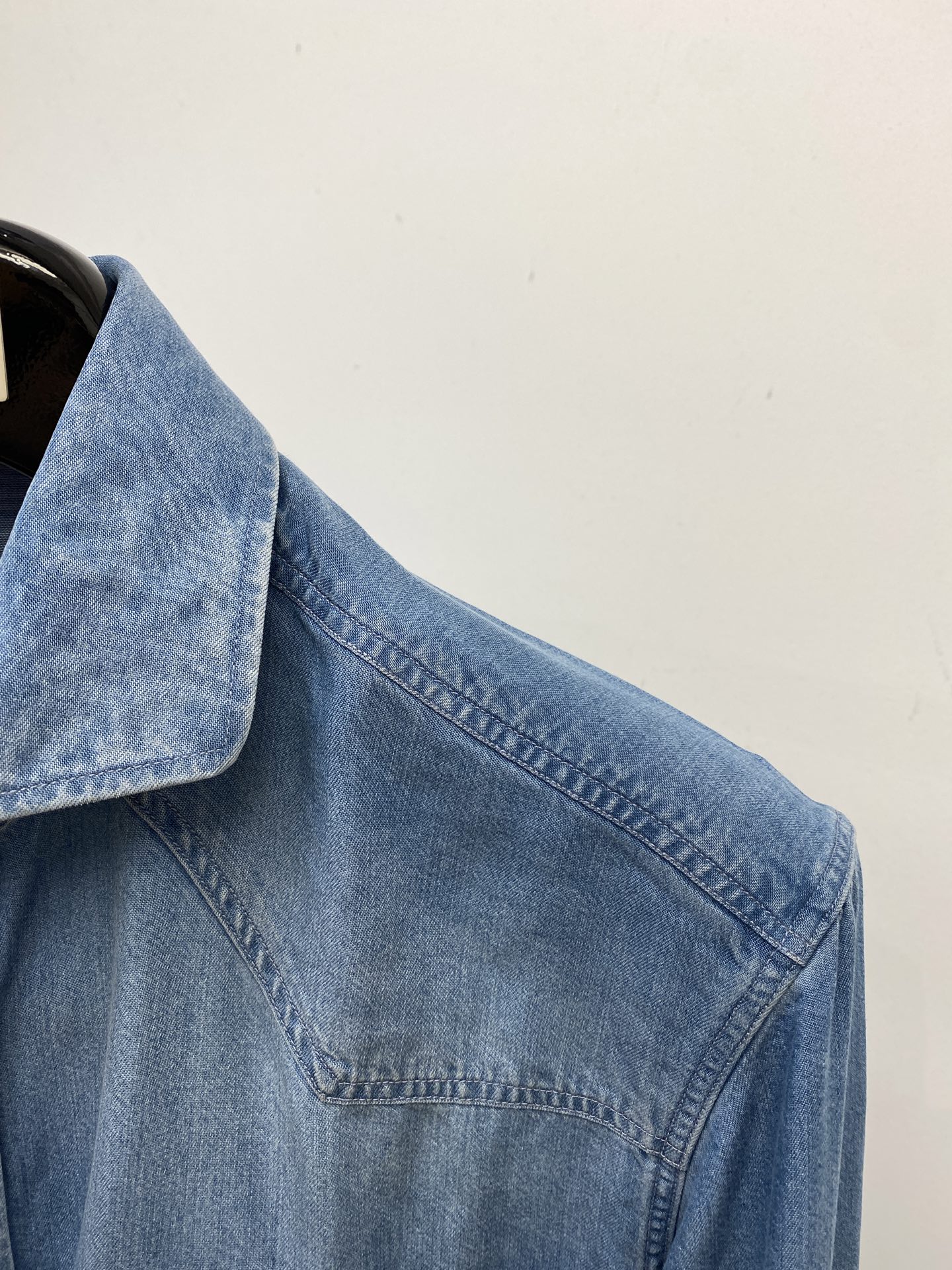 Brunello Cucinelli、2025新品衬衫，时尚帅气，简约百搭款，定制原版面料，不仅挺括，保