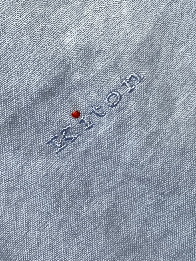 Kiton、2025新品衬衫，时尚帅气，简约百搭款，定制原版面料，不仅挺括，保持潮流的廓形，又穿着舒适，