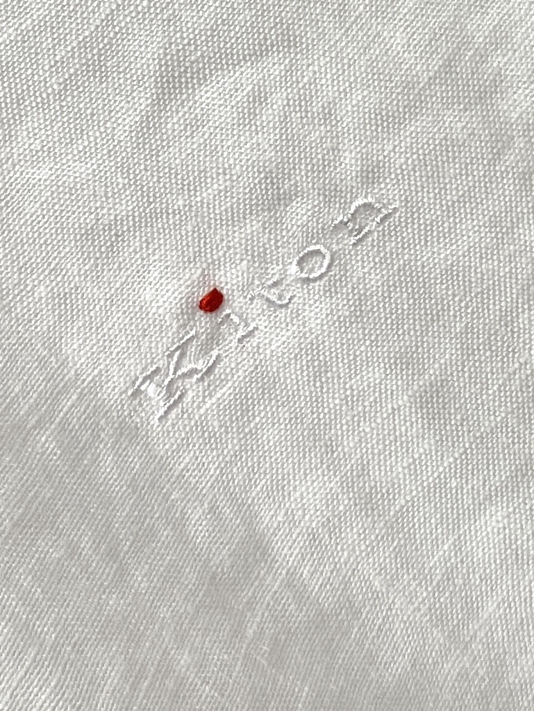 Kiton、2025新品衬衫，时尚帅气，简约百搭款，定制原版面料，不仅挺括，保持潮流的廓形，又穿着舒适，