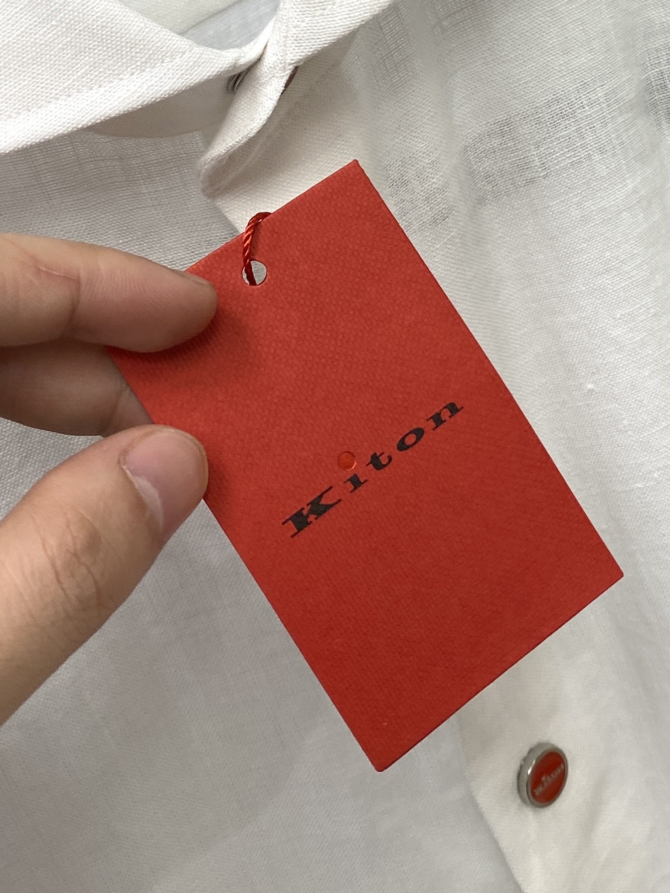 Kiton、2025新品衬衫，时尚帅气，简约百搭款，定制原版面料，不仅挺括，保持潮流的廓形，又穿着舒适，