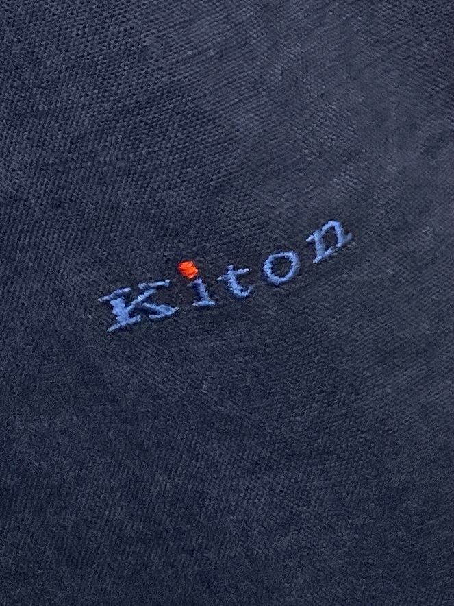 Kiton、2025新品衬衫，时尚帅气，简约百搭款，定制原版面料，不仅挺括，保持潮流的廓形，又穿着舒适，