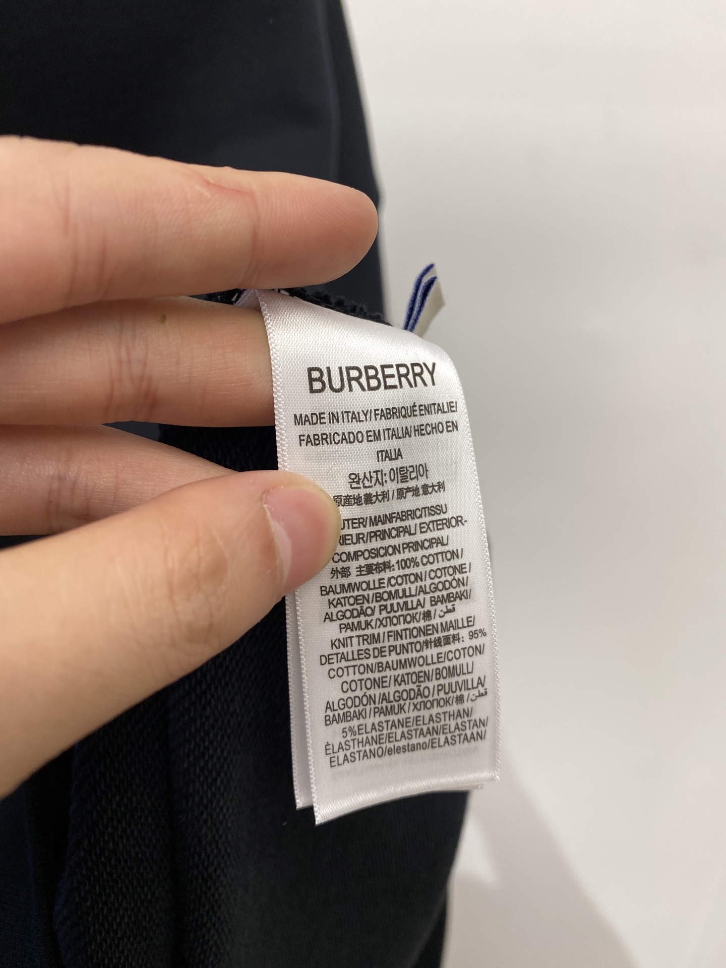 巴宝莉、2025最新款卫衣，帅气时尚，胸前顶级印花图案logo，简约百搭款。面料棉 不仅挺括，保持潮流的