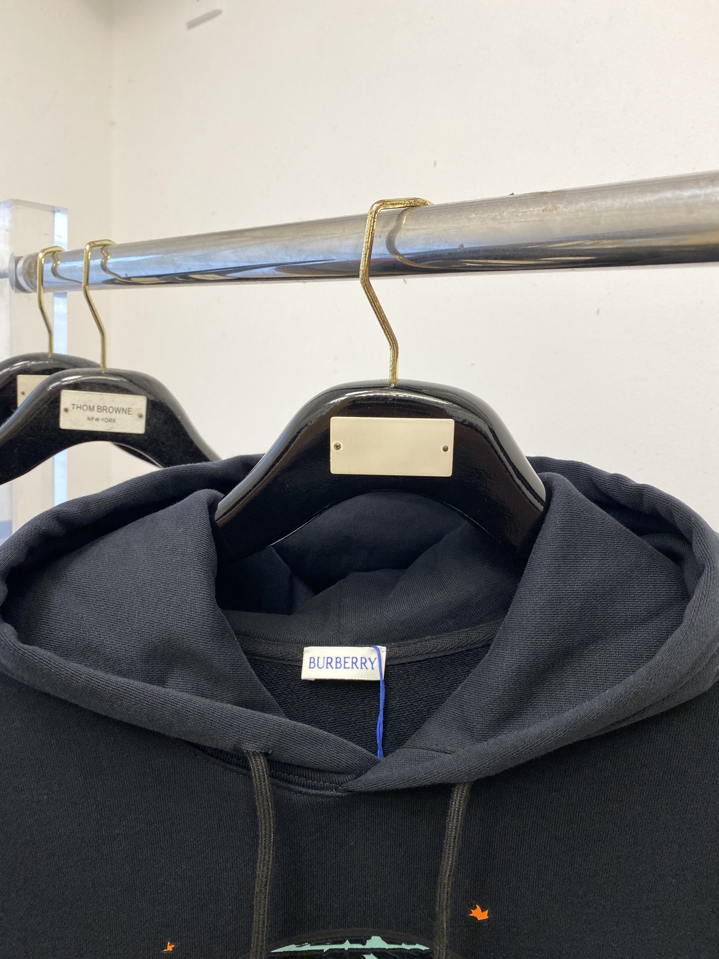 巴宝莉、2025最新款卫衣，帅气时尚，胸前顶级印花图案logo，简约百搭款。面料棉 不仅挺括，保持潮流的