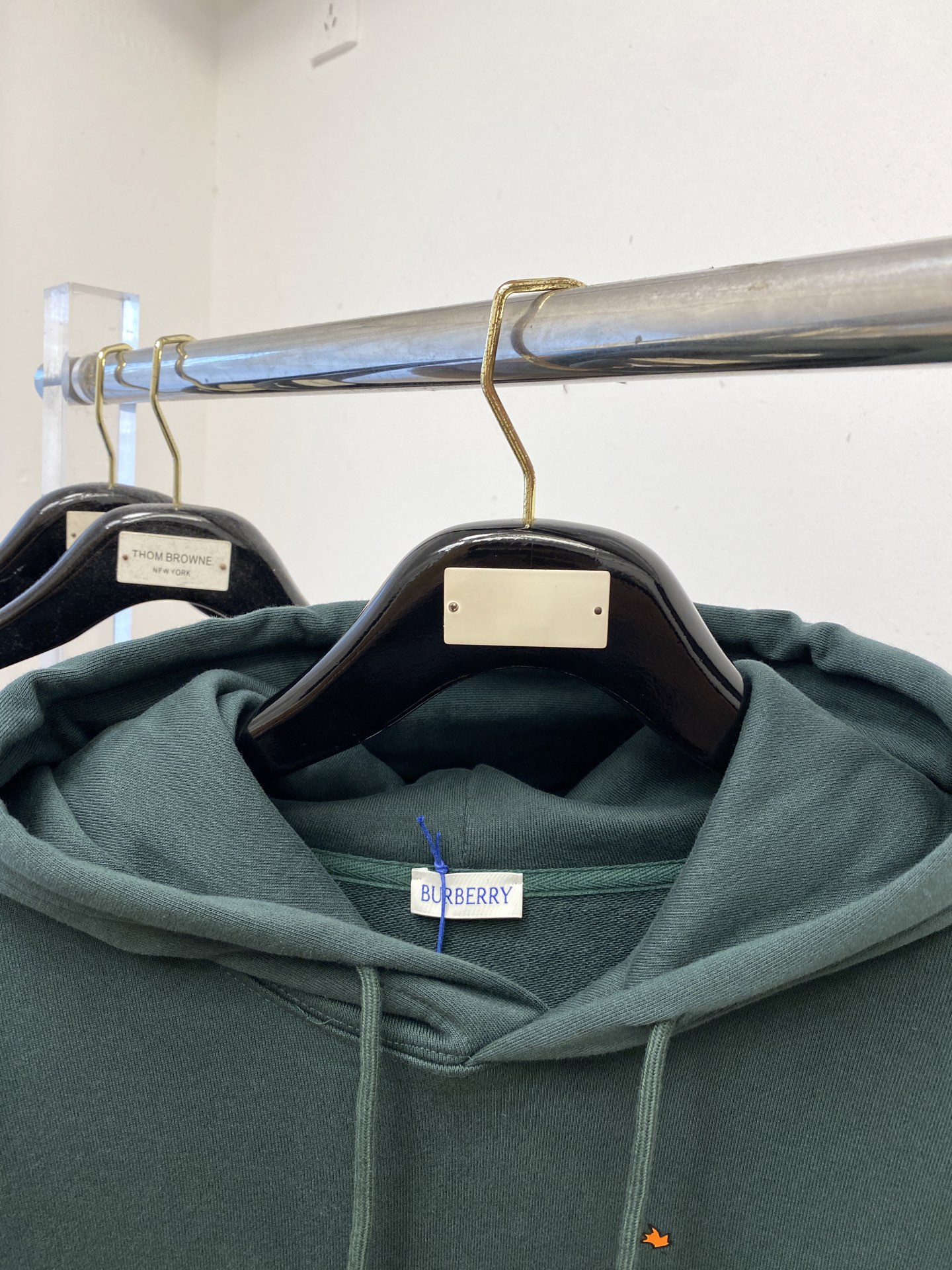 巴宝莉、2025最新款卫衣，帅气时尚，胸前顶级印花图案logo，简约百搭款。面料棉 不仅挺括，保持潮流的