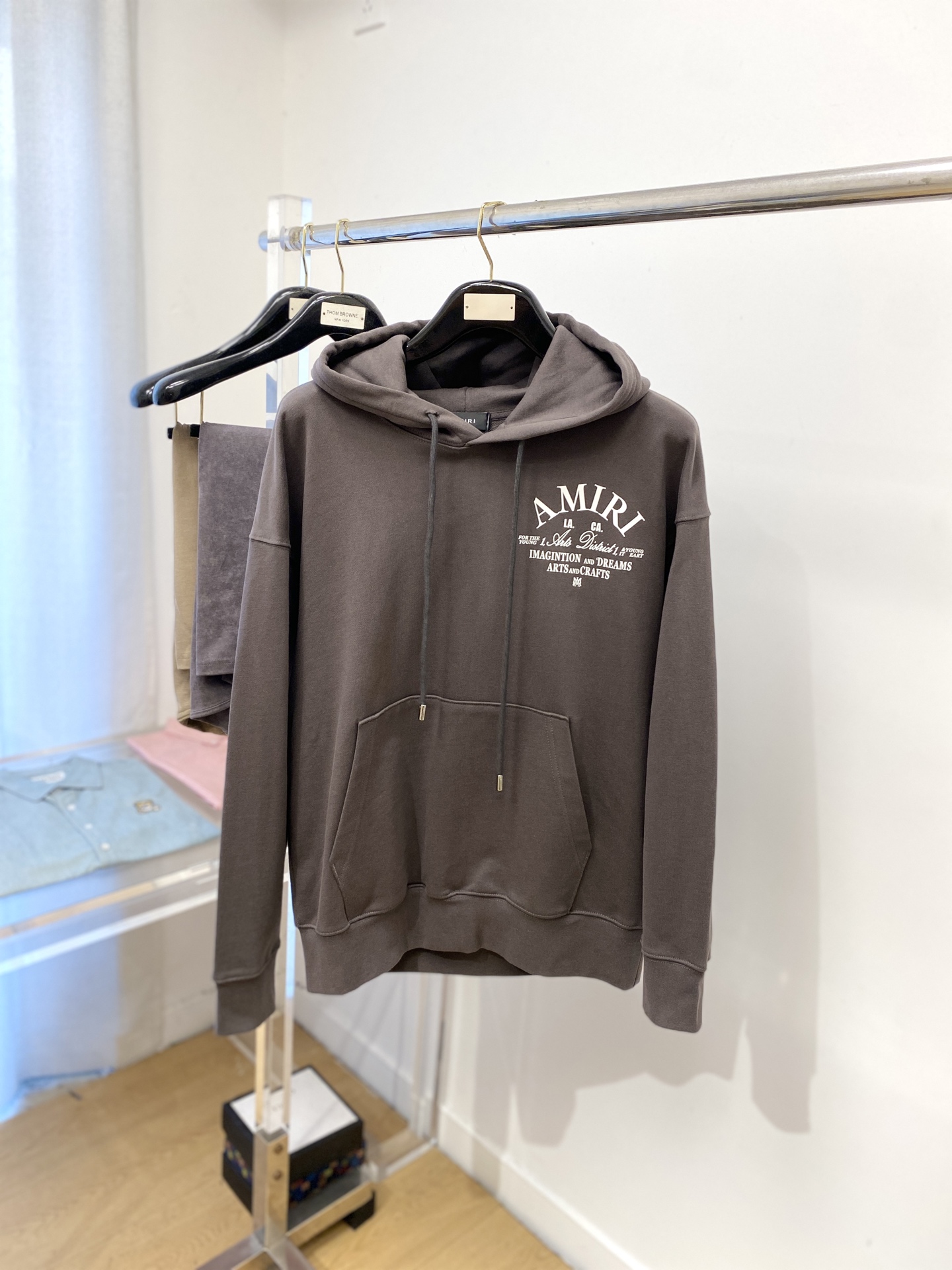 NO:518972,AMIRI, the latest sweatshirt in 2025, handsome and fashionable, top printed letter logo on the chest, simple and versatile style. The fabric cotton is not only crisp, maintains the trendy silhouette, and is comfortable to wear, and the yarn is more delicate, the number M-2XL, amiri, hoodie, sweatshirts, alexander wang19860909AMIRI、2025最新款卫衣,帅气时尚,胸前顶级印花字母logo,简约百搭款.面料棉 不仅挺括,保持潮流的廓形,又穿着舒适,纱织更细腻,码数M-2XL,,amiri,hoodie,sweatshirts,alexander wang,Men's clothing