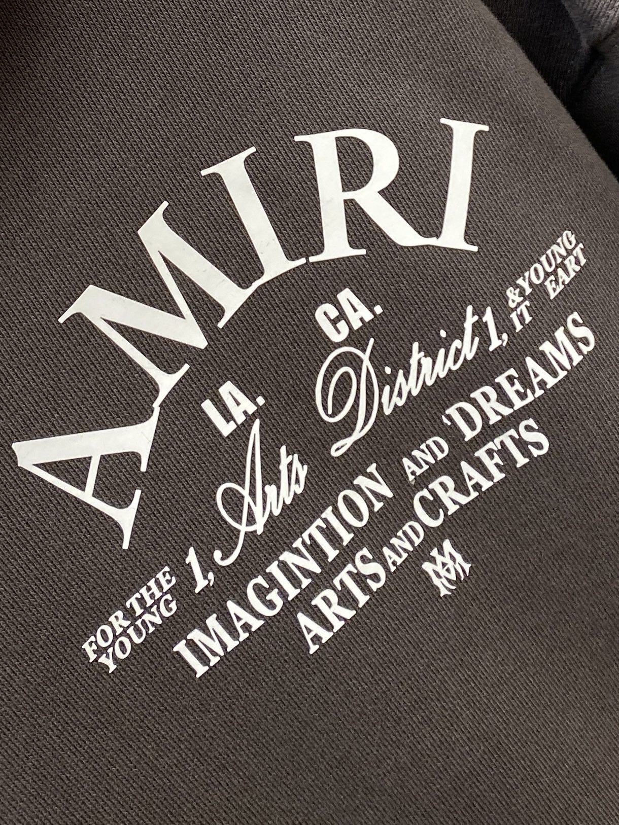 AMIRI、2025最新款卫衣，帅气时尚，胸前顶级印花字母logo，简约百搭款。面料棉 不仅挺括，保持潮