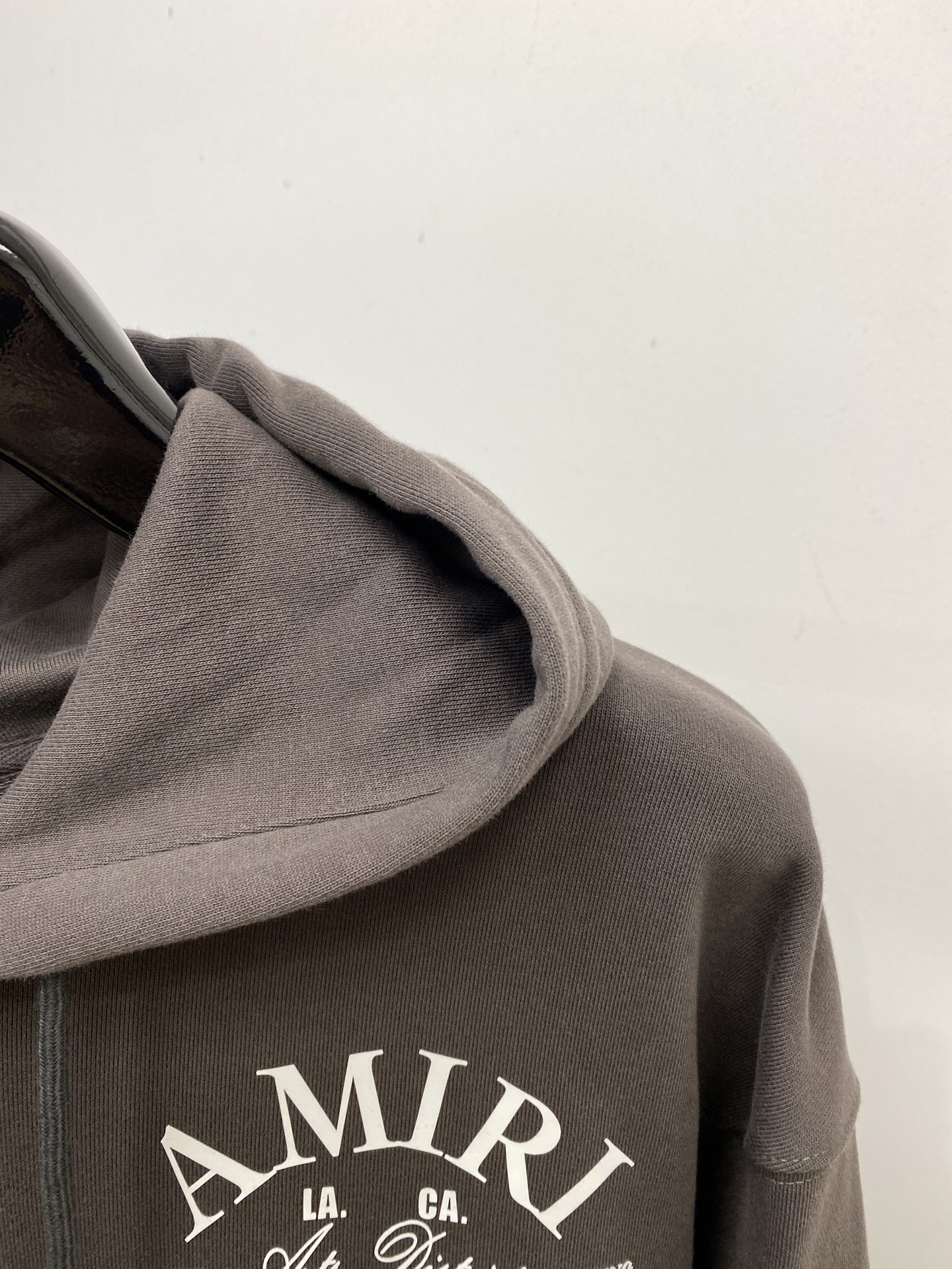 AMIRI、2025最新款卫衣，帅气时尚，胸前顶级印花字母logo，简约百搭款。面料棉 不仅挺括，保持潮