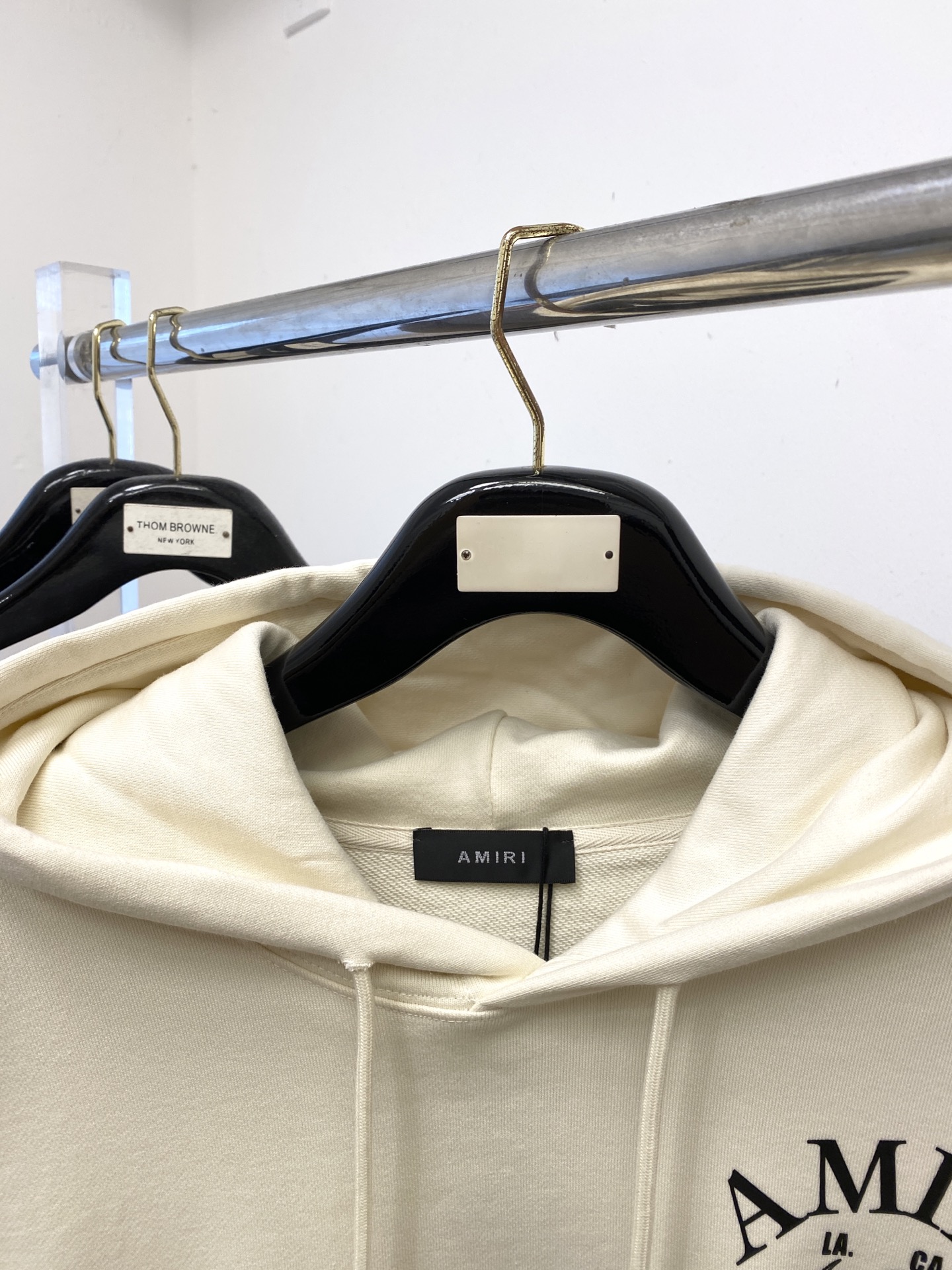 AMIRI、2025最新款卫衣，帅气时尚，胸前顶级印花字母logo，简约百搭款。面料棉 不仅挺括，保持潮