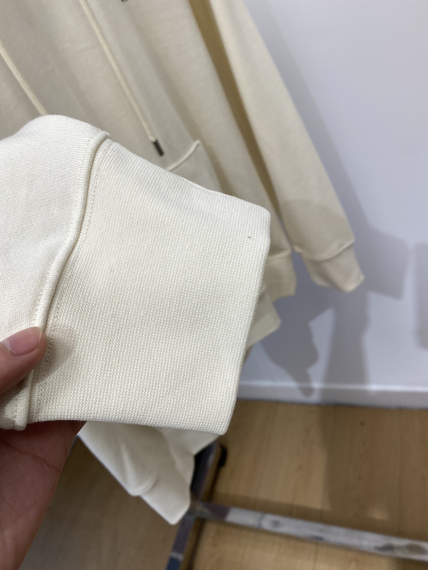 AMIRI、2025最新款卫衣，帅气时尚，胸前顶级印花字母logo，简约百搭款。面料棉 不仅挺括，保持潮