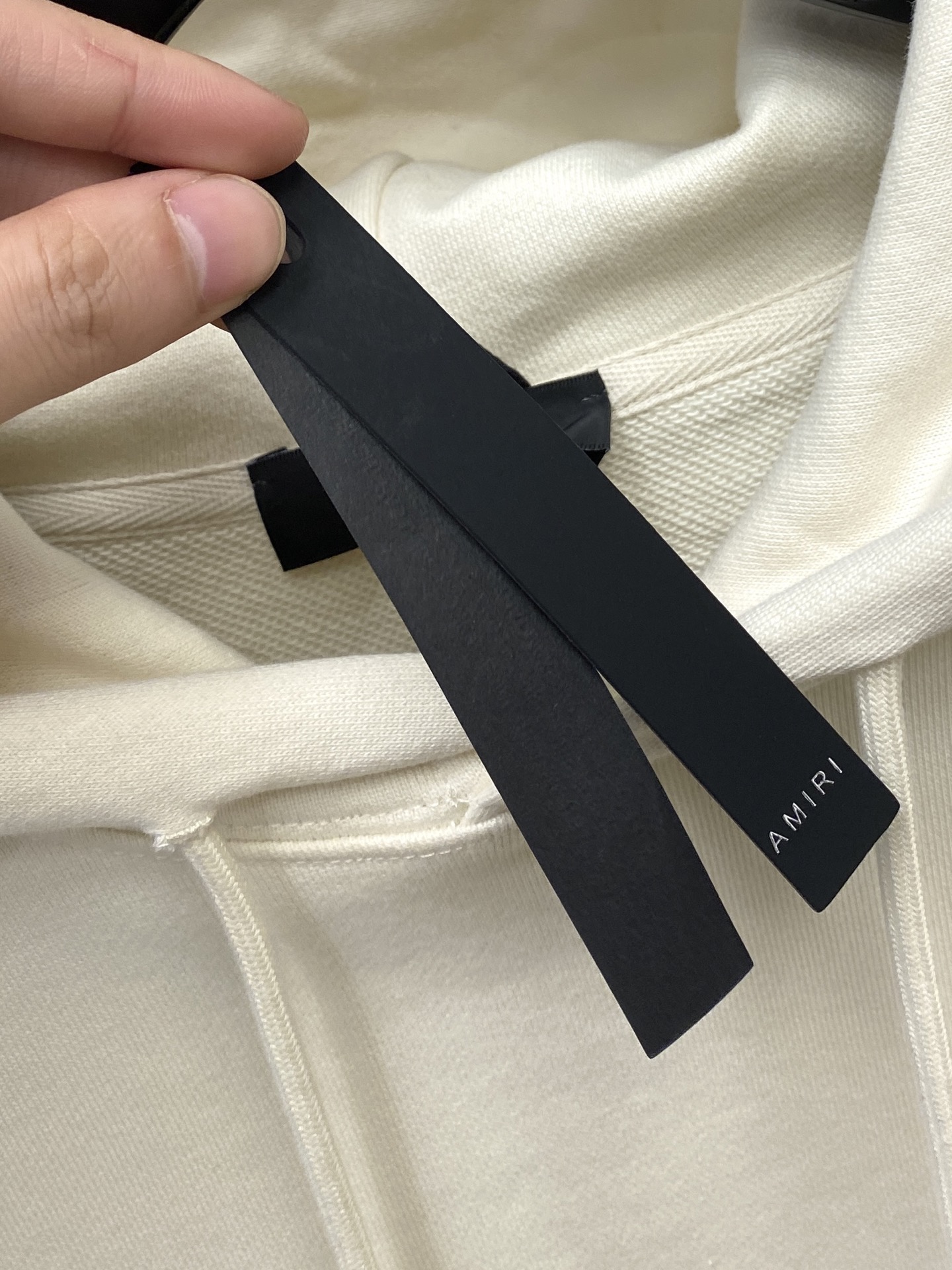 AMIRI、2025最新款卫衣，帅气时尚，胸前顶级印花字母logo，简约百搭款。面料棉 不仅挺括，保持潮