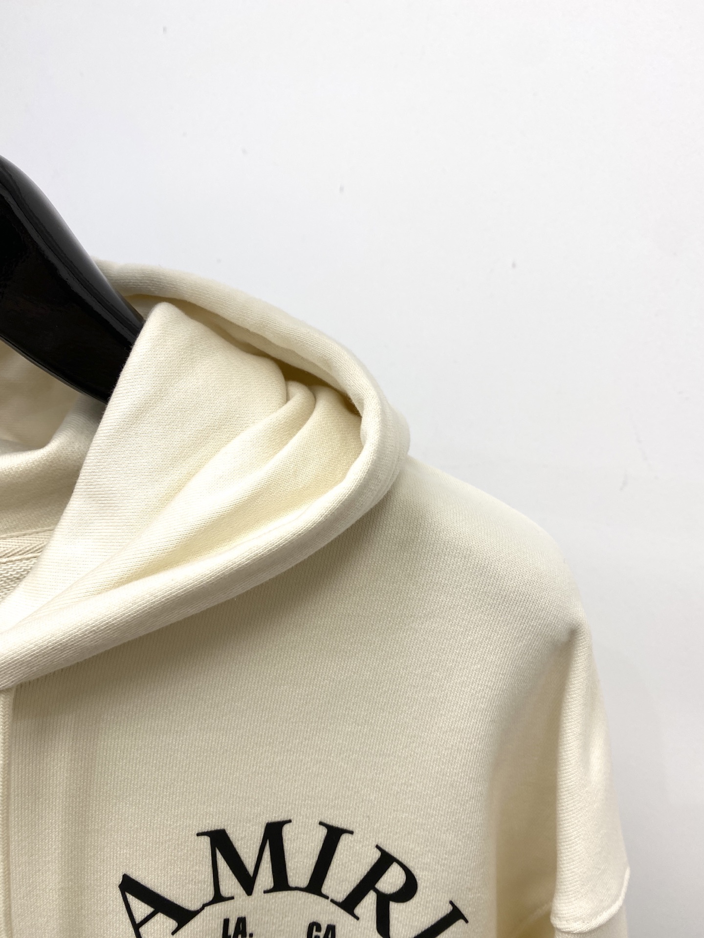 AMIRI、2025最新款卫衣，帅气时尚，胸前顶级印花字母logo，简约百搭款。面料棉 不仅挺括，保持潮