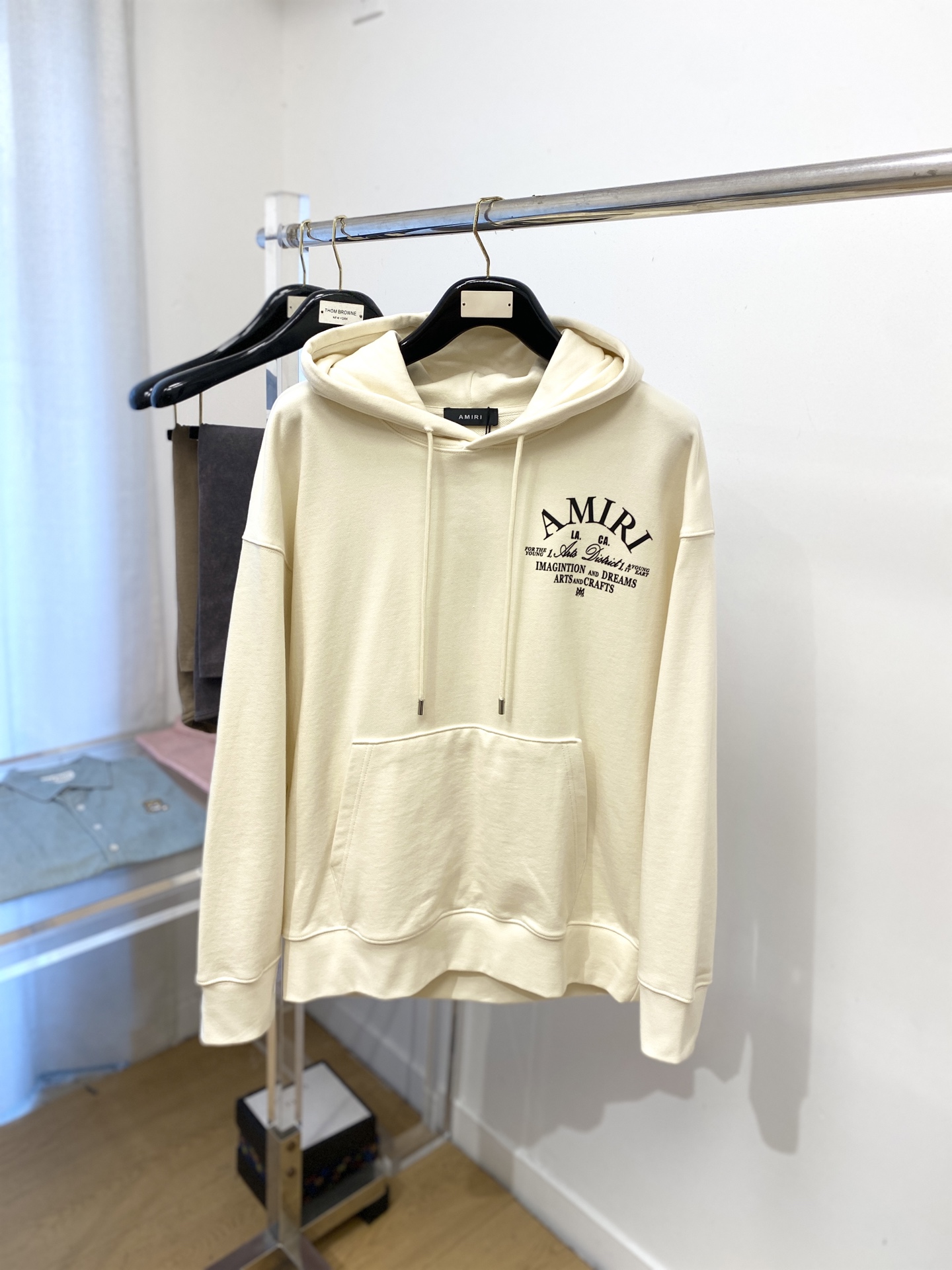 AMIRI、2025最新款卫衣，帅气时尚，胸前顶级印花字母logo，简约百搭款。面料棉 不仅挺括，保持潮