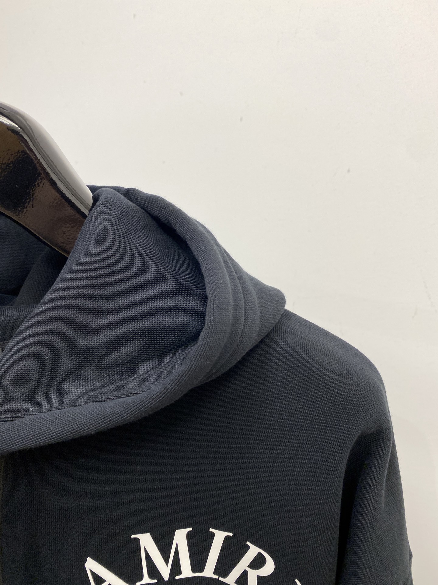 AMIRI、2025最新款卫衣，帅气时尚，胸前顶级印花字母logo，简约百搭款。面料棉 不仅挺括，保持潮