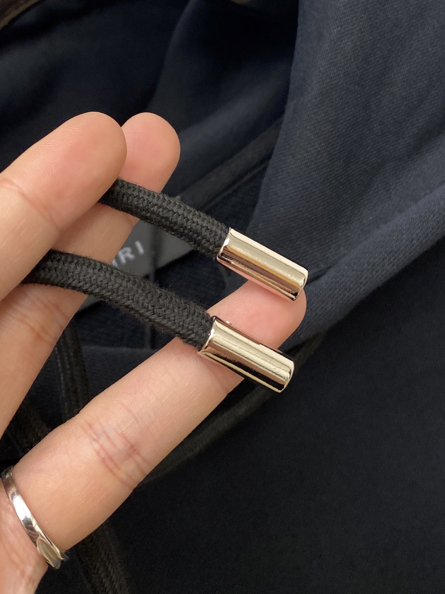 AMIRI、2025最新款卫衣，帅气时尚，胸前顶级印花字母logo，简约百搭款。面料棉 不仅挺括，保持潮