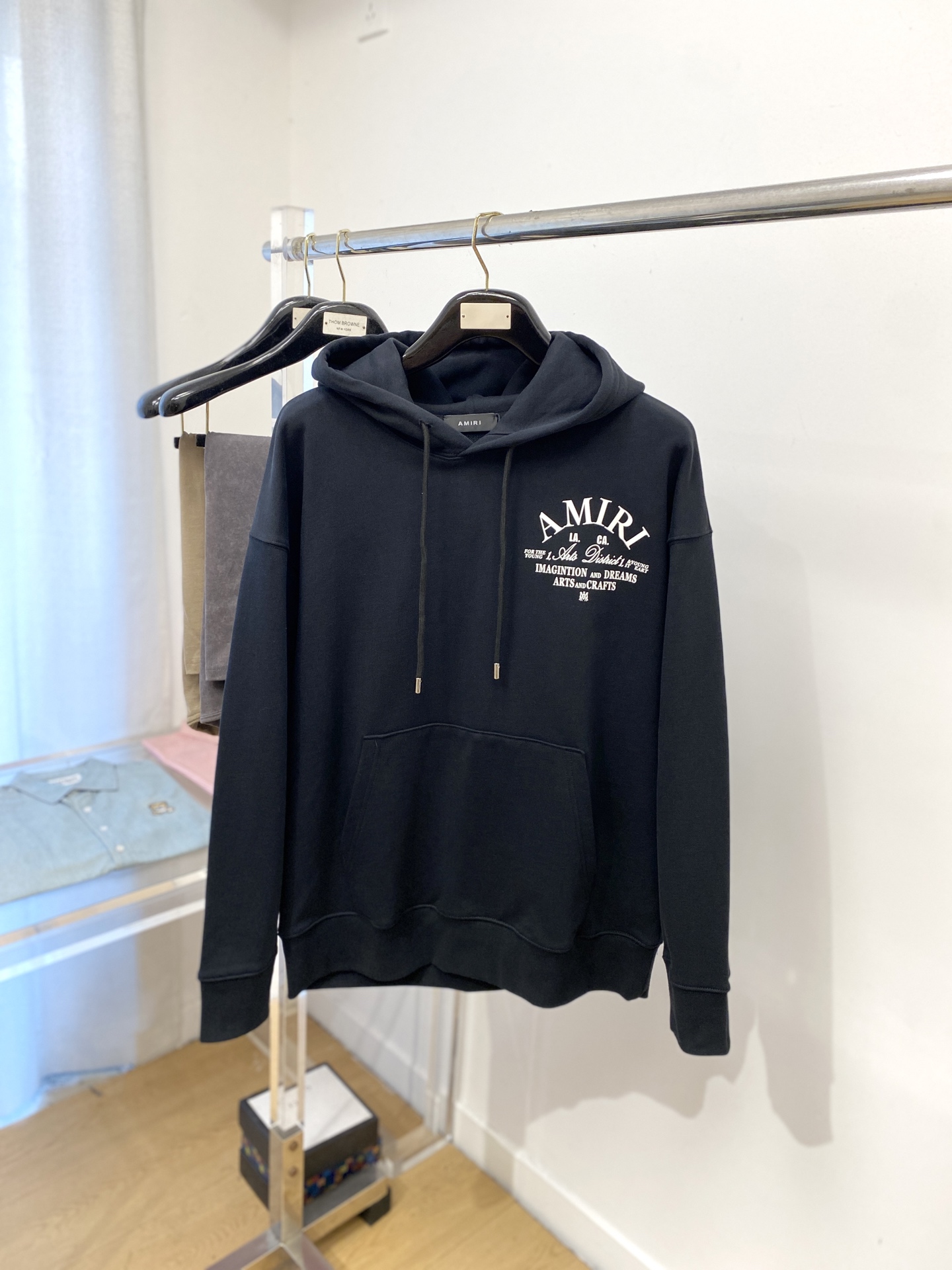 AMIRI、2025最新款卫衣，帅气时尚，胸前顶级印花字母logo，简约百搭款。面料棉 不仅挺括，保持潮