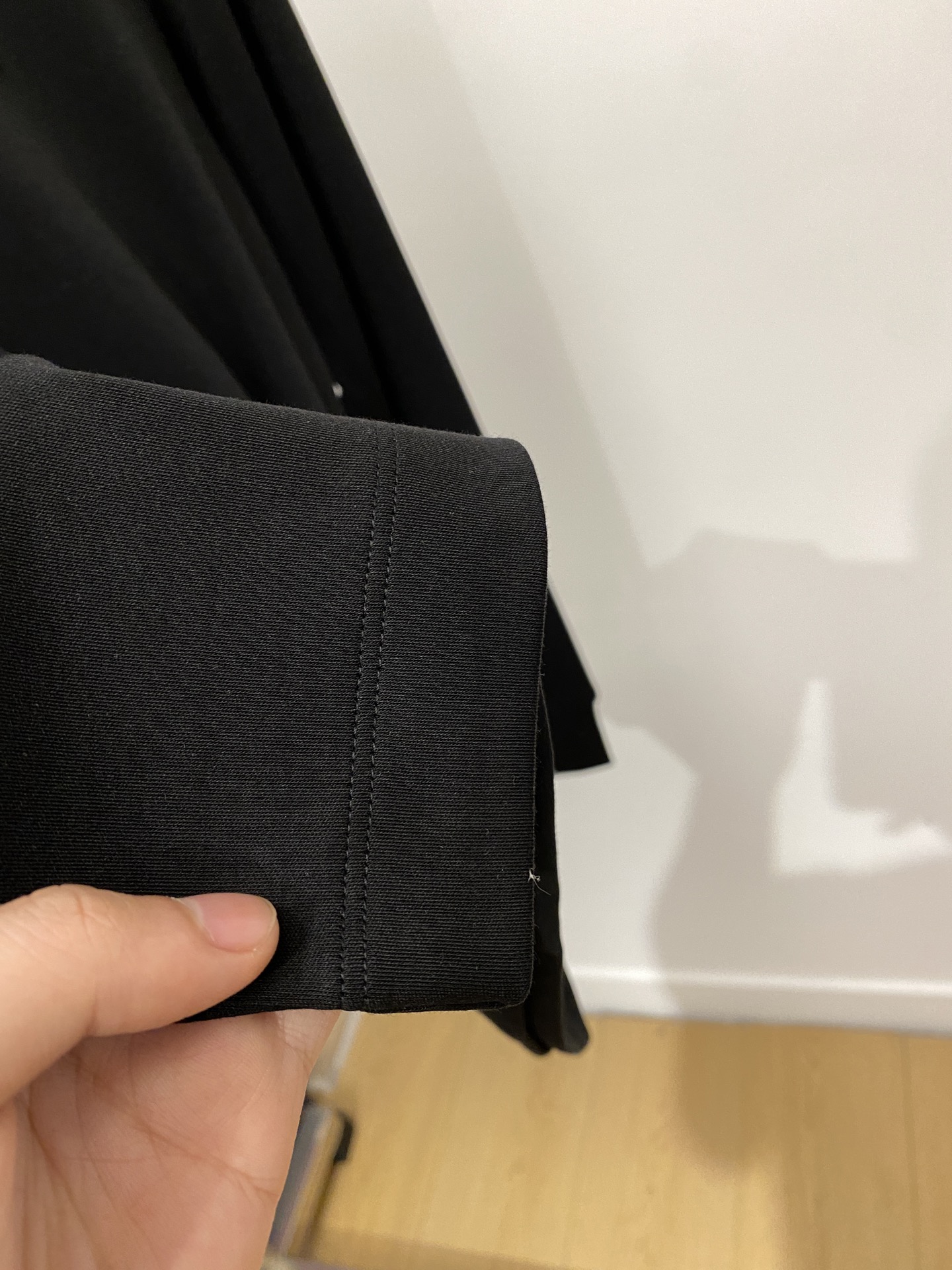 古奇、2025新品长袖打底，帅气时尚，胸前顶级印胶字母logo，简约百搭款。面料棉 不仅挺括，保持潮流的