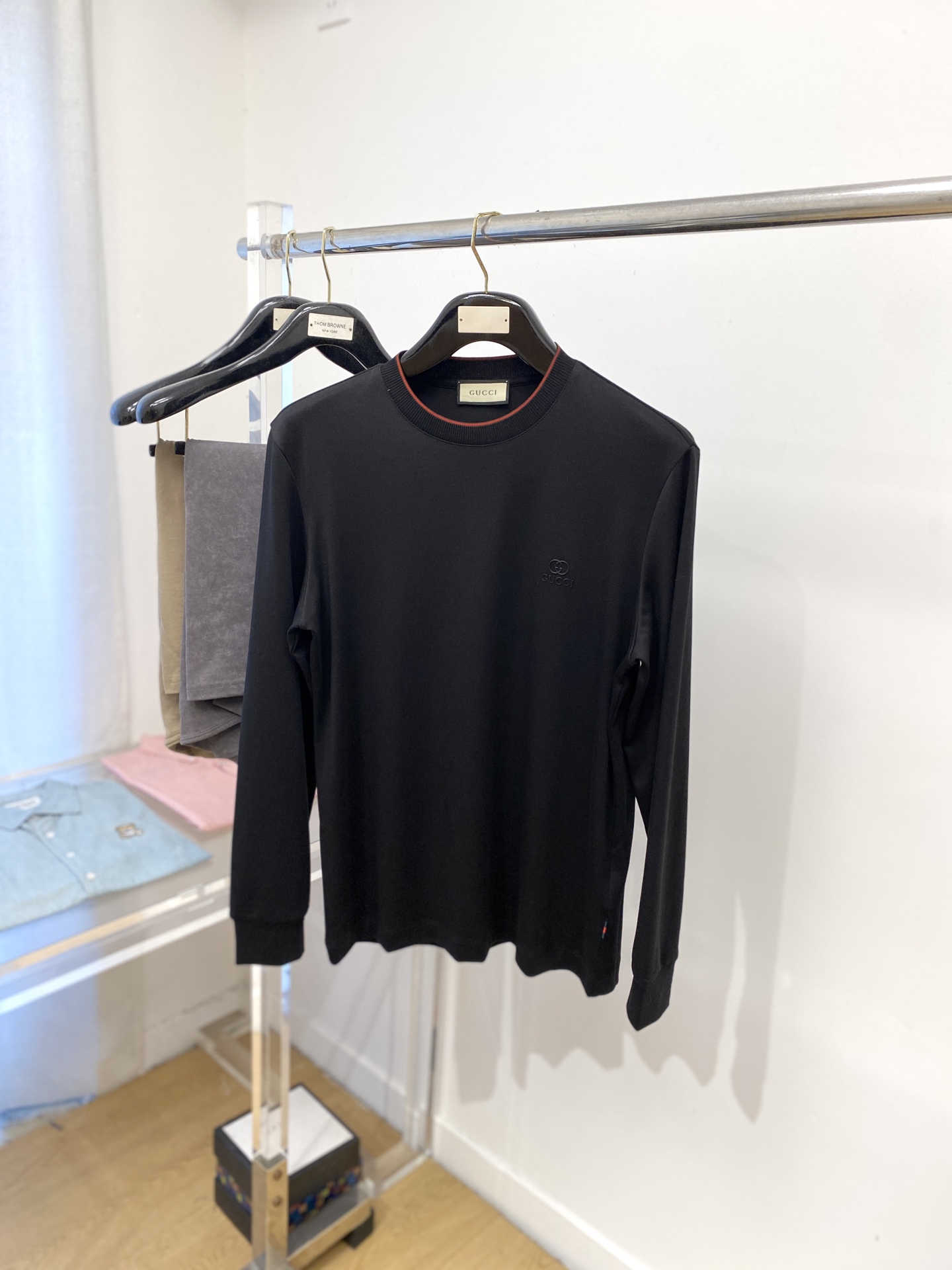 古奇、2025新品长袖打底，帅气时尚，胸前顶级印胶字母logo，简约百搭款。面料棉 不仅挺括，保持潮流的